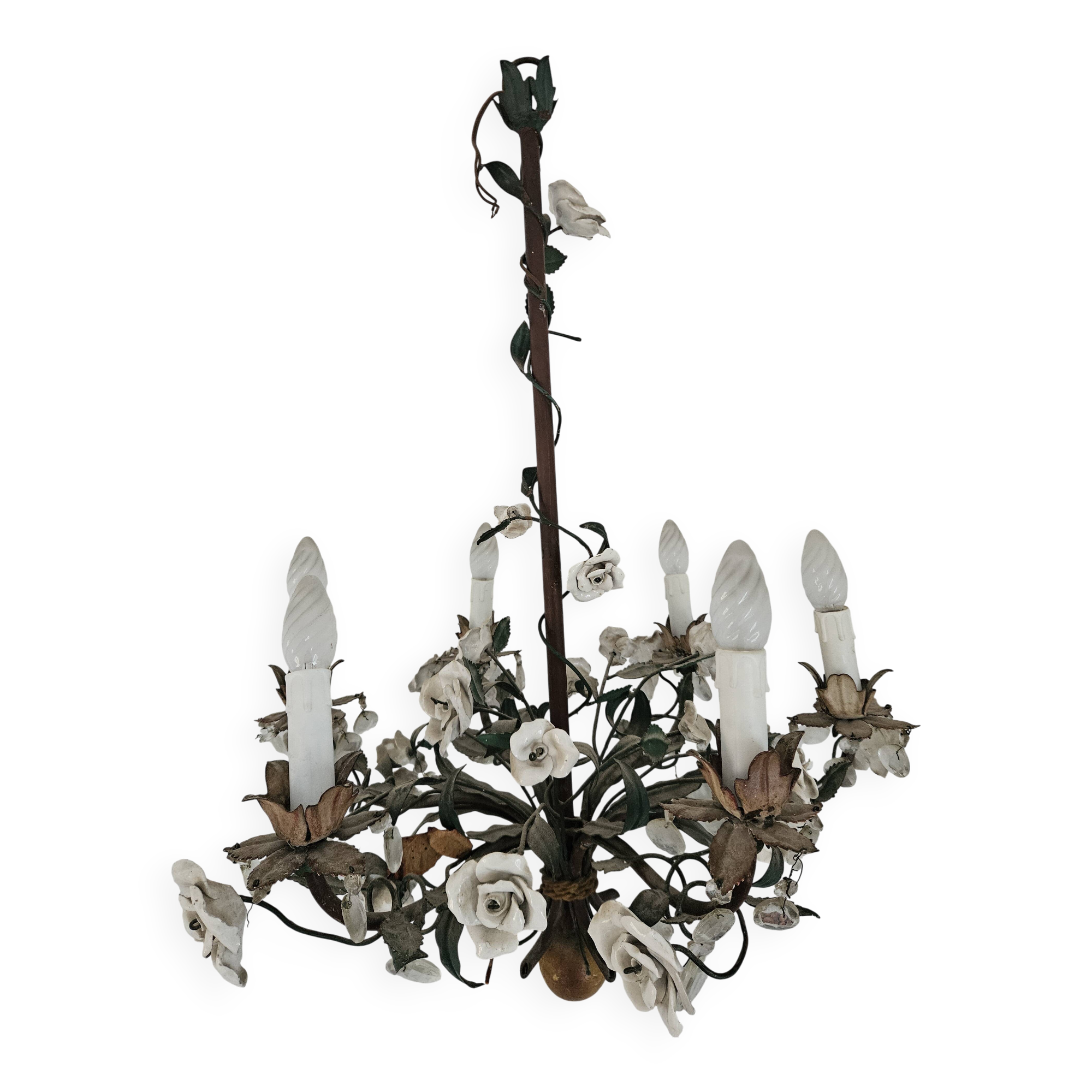 Chandelier with floral decoration