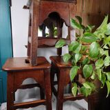 Tabouret ancien artisanal en bois massif – Pièce unique