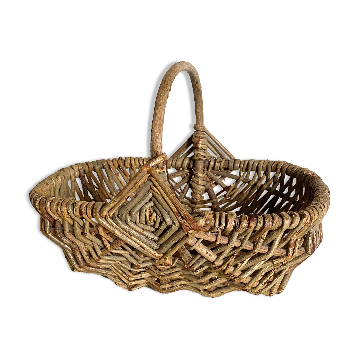 Small wicker basket