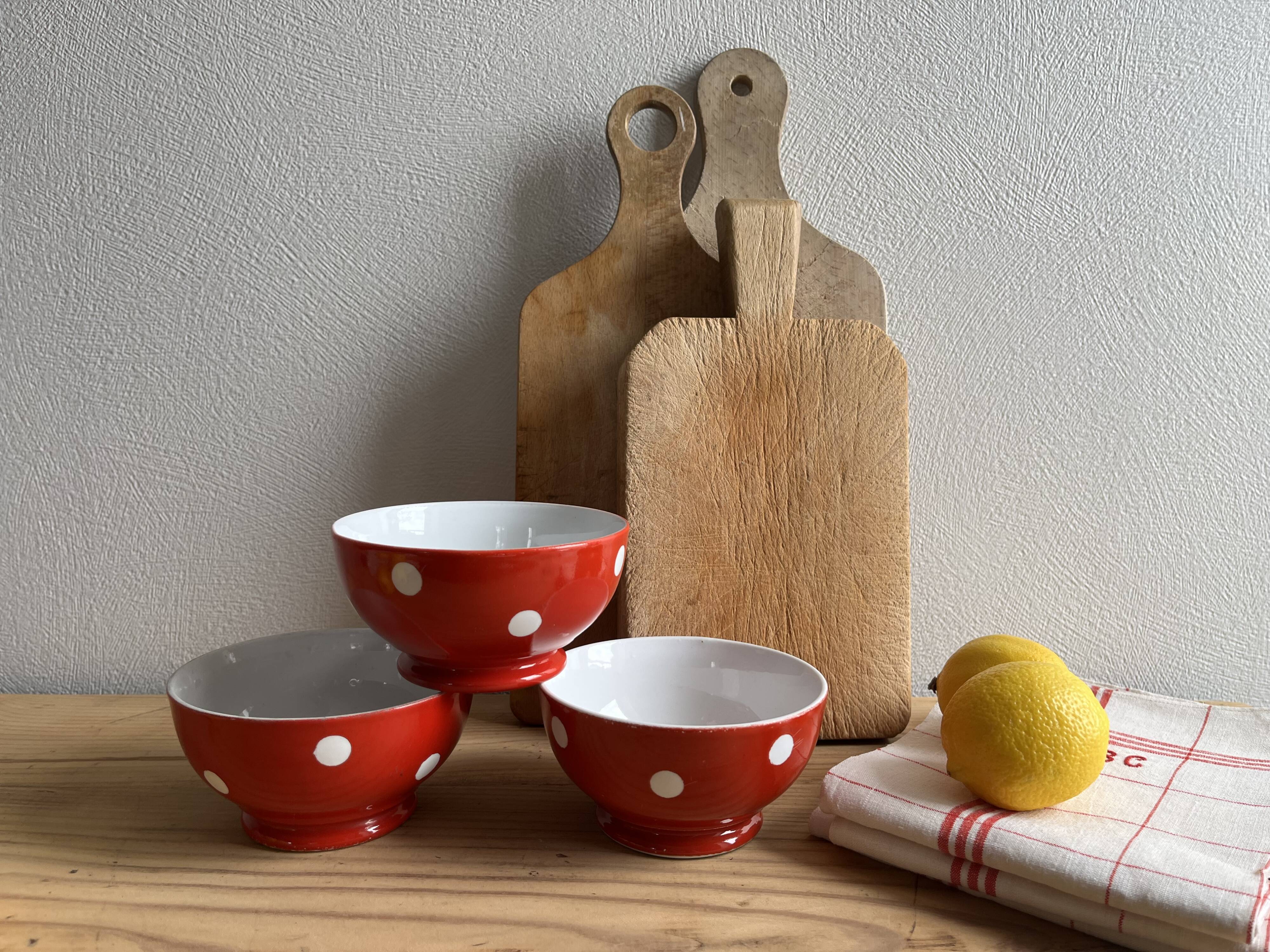 3 porcelain bowls Longchamp red pea white