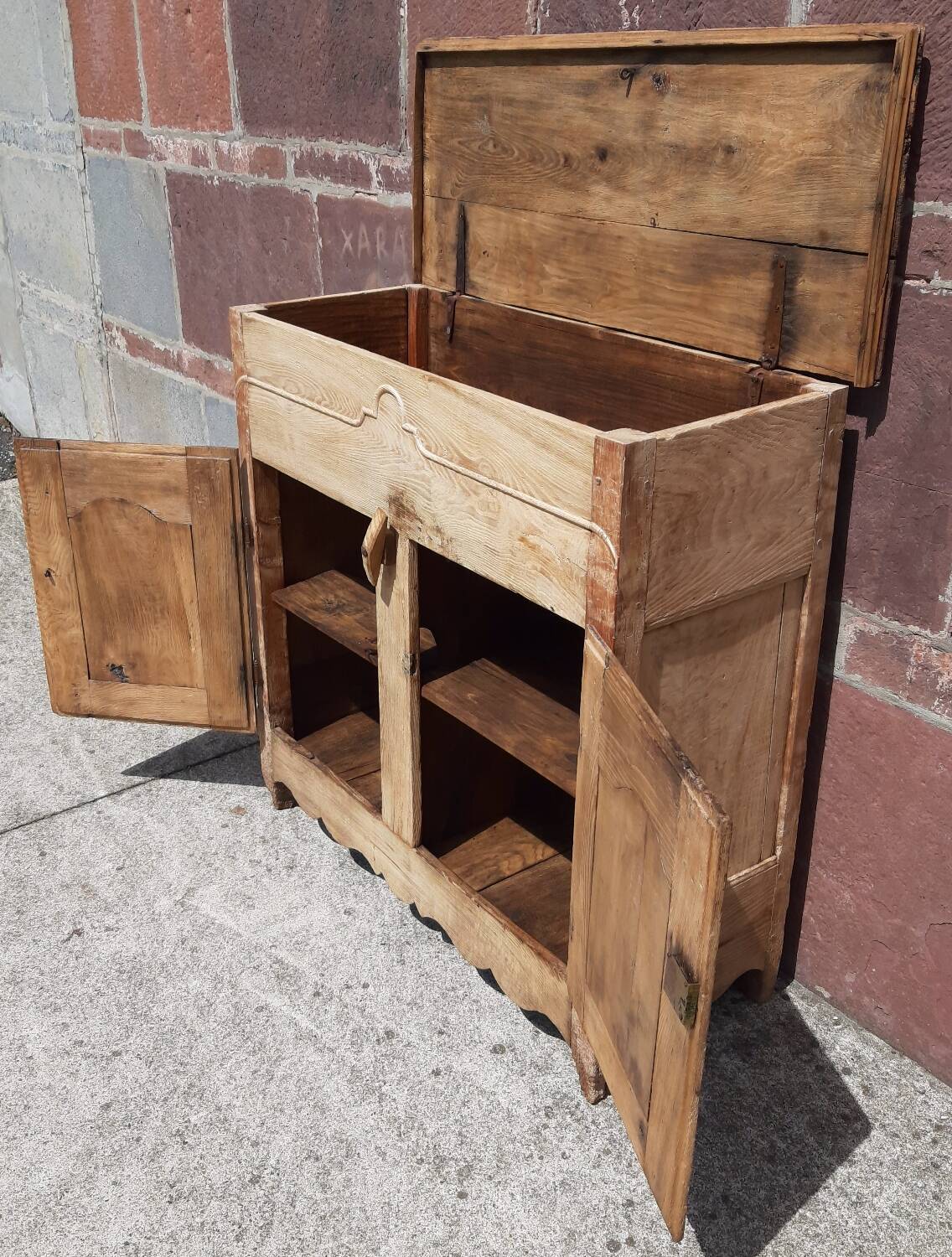 Basque sideboard 18th century