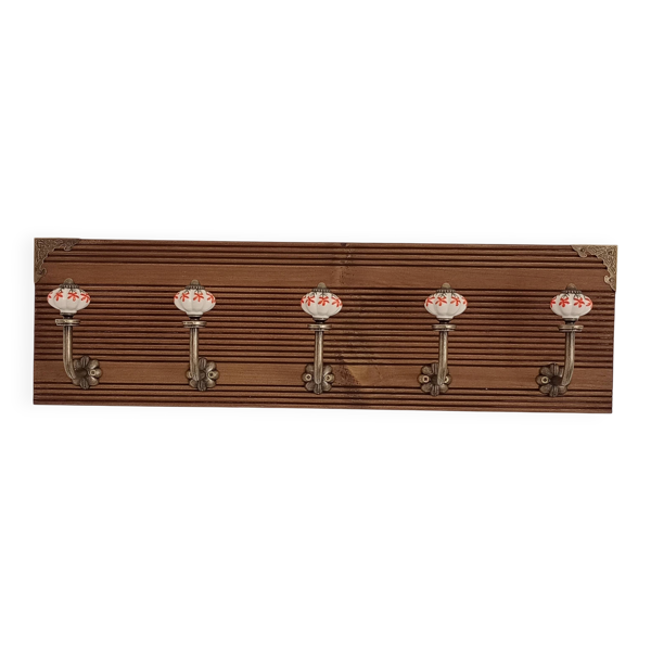Porte manteau mural style vintage 5 patères céramique motifs floraux - bois