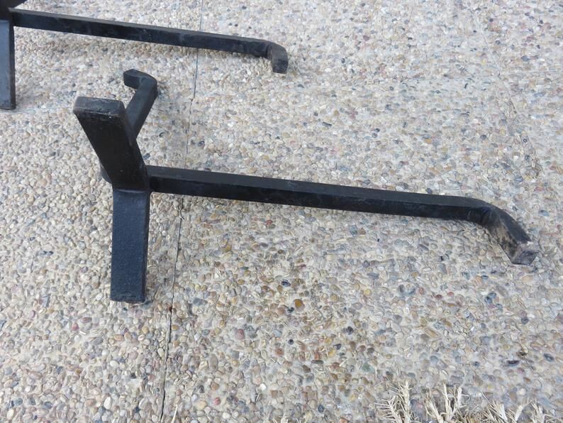 Pair of zoomorphic minimalist channels 60s