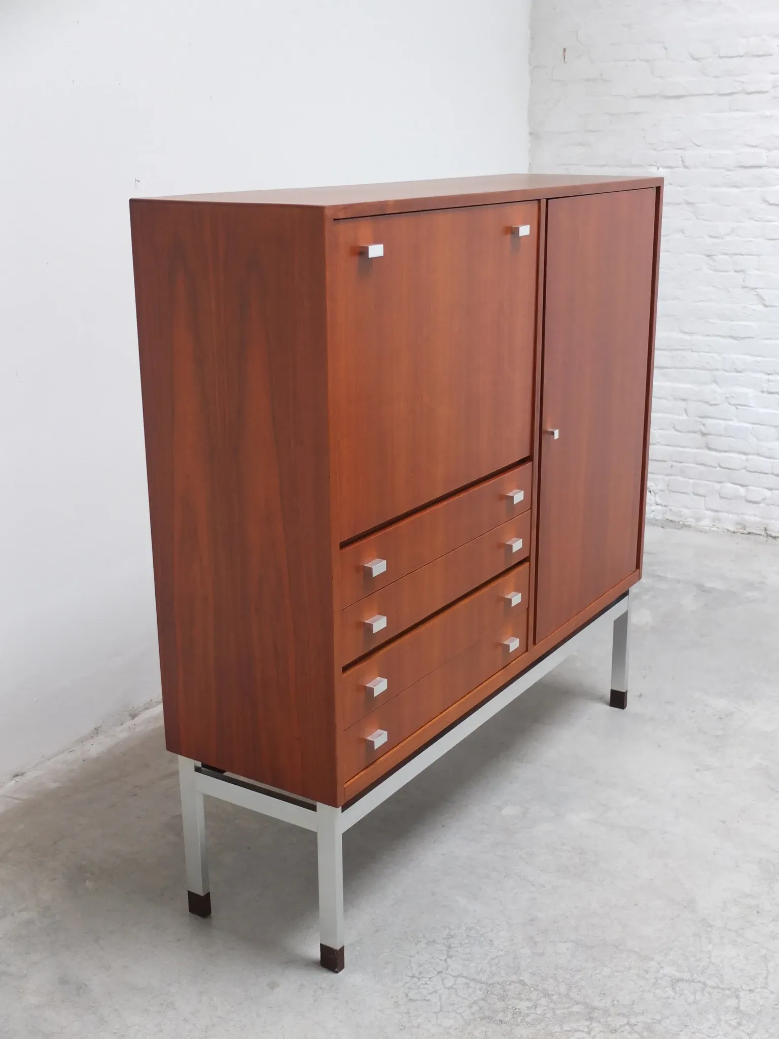 Belgian modernist bar cabinet by Werner Wölfers for V-Form, 1965