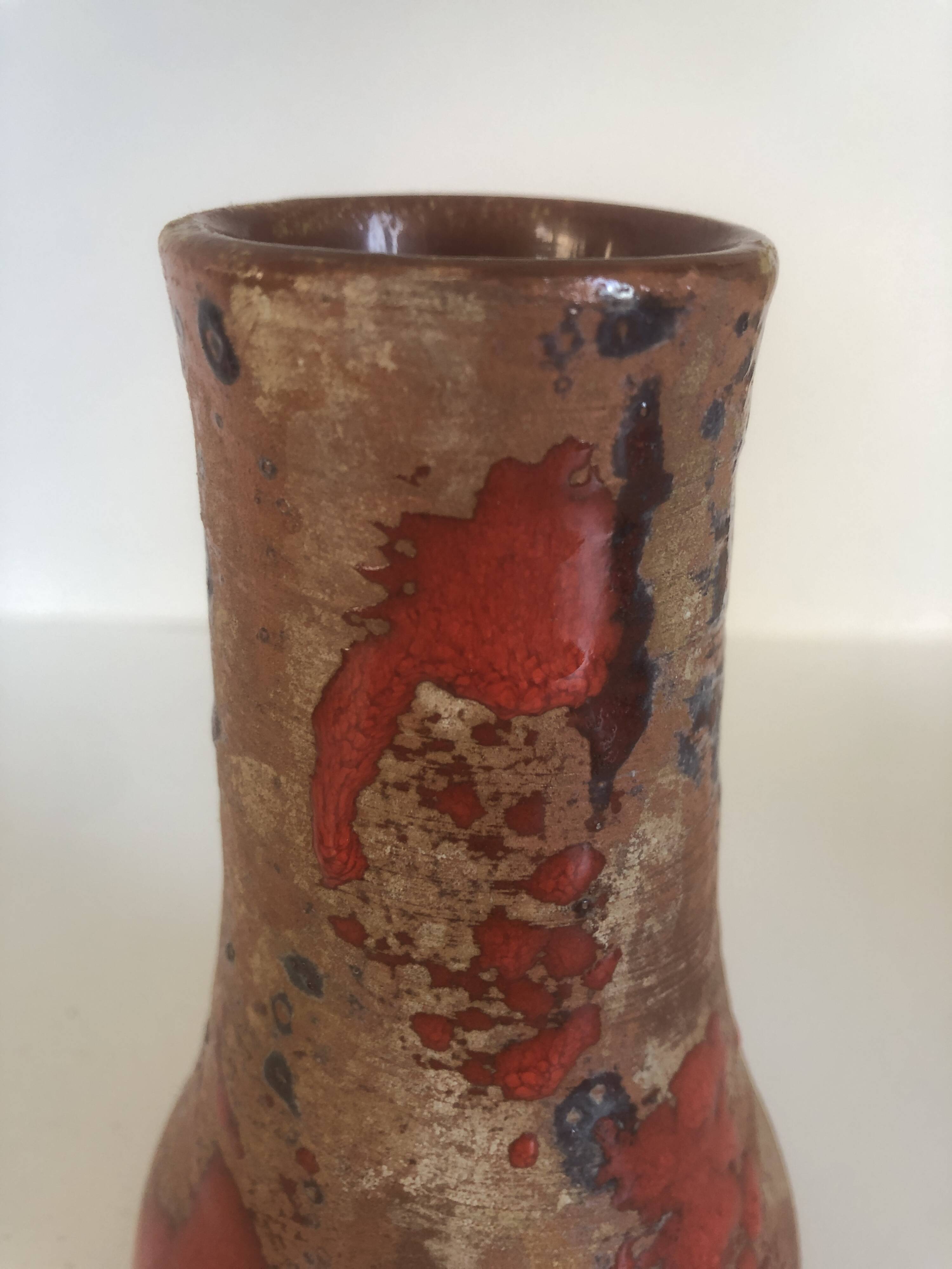 Brutalist vase with dripping decoration