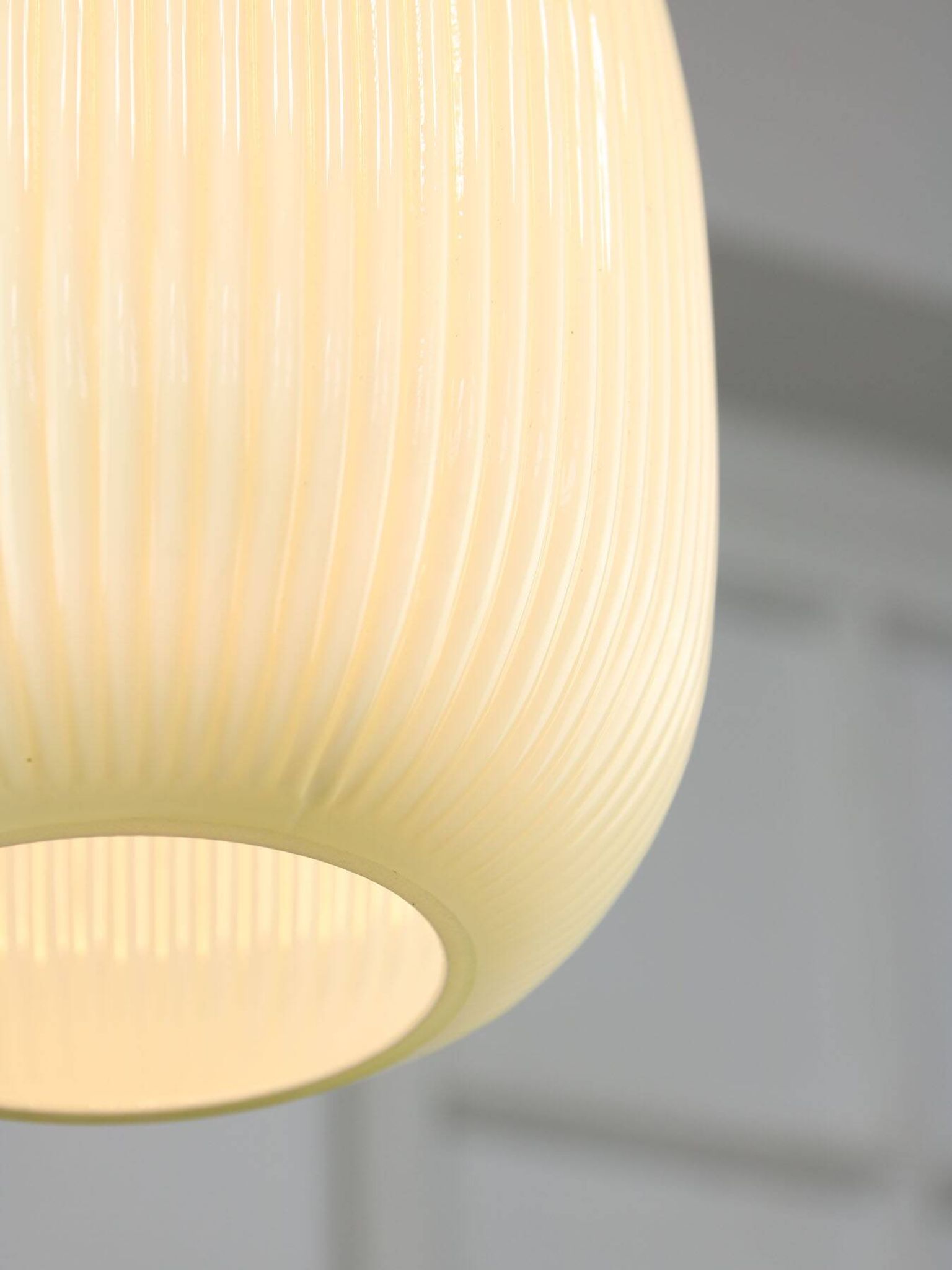 Lampe à suspension mid-century en laiton et verre, italie