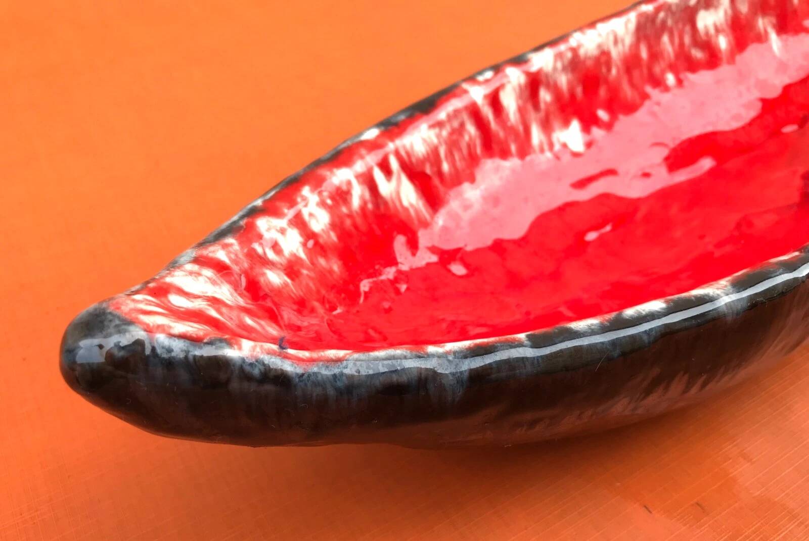 1960s large fruit bowl/centrepiece "Pirogue" Vallauris style