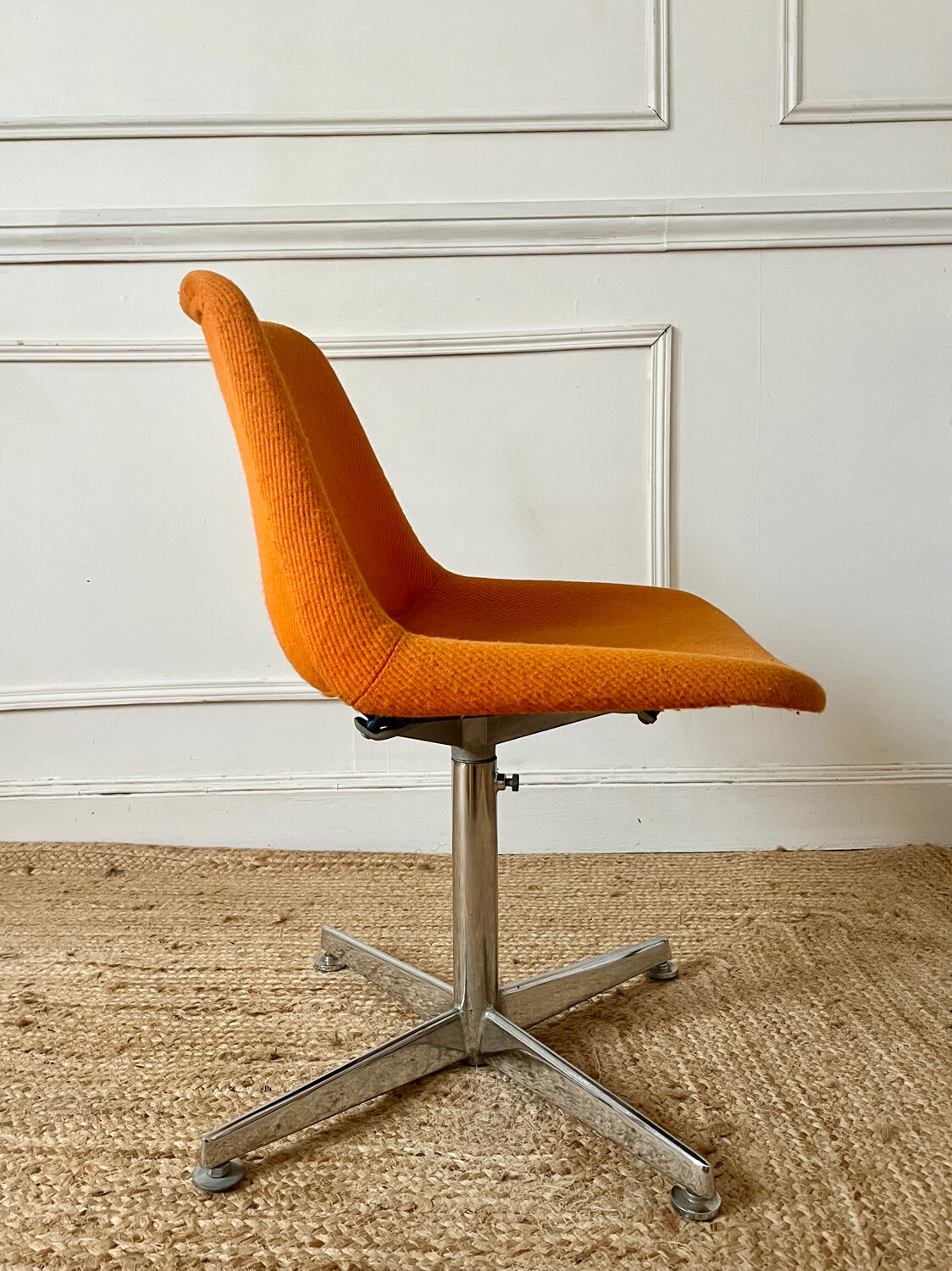 Robin Day swivel chair, 1970s