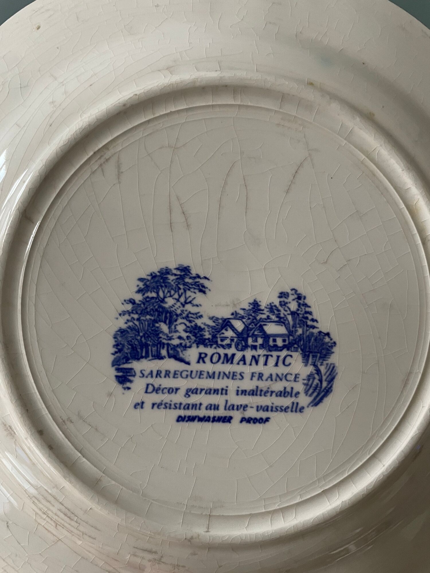 Set of 6 small plates in earthenware from Sarreguemines France, model "Romantic"
