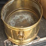 Oval brass planter with large handle