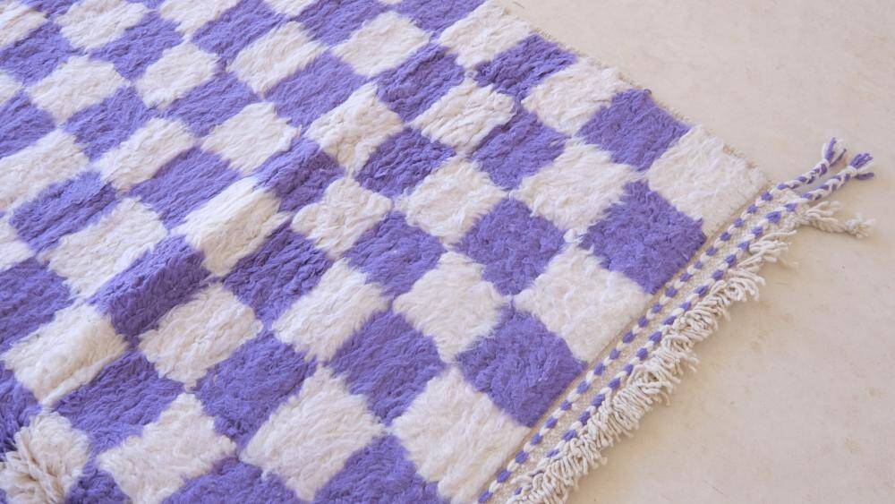 Purple and white checkered rug - 253 x 209 cm