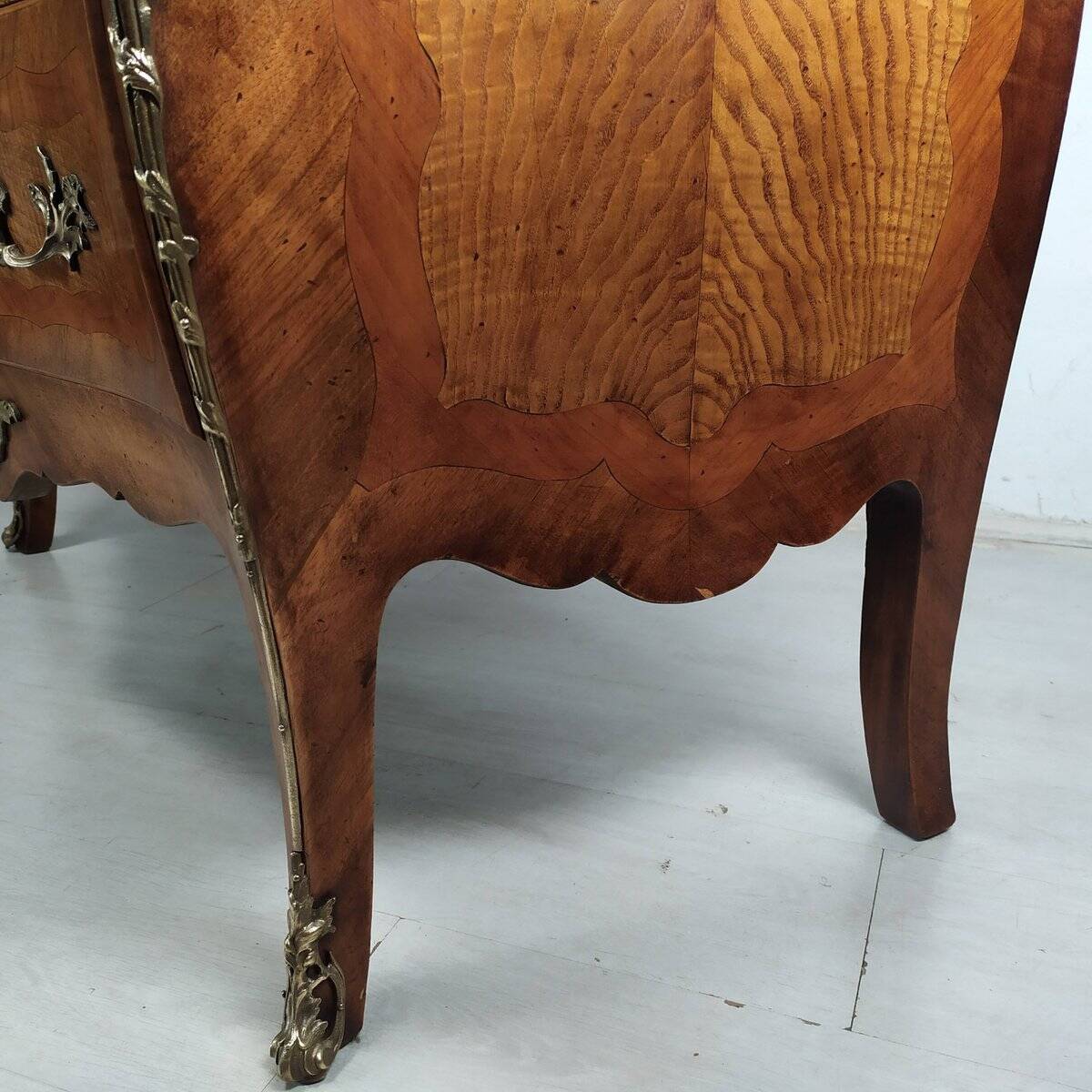 Curved Louis XV commode