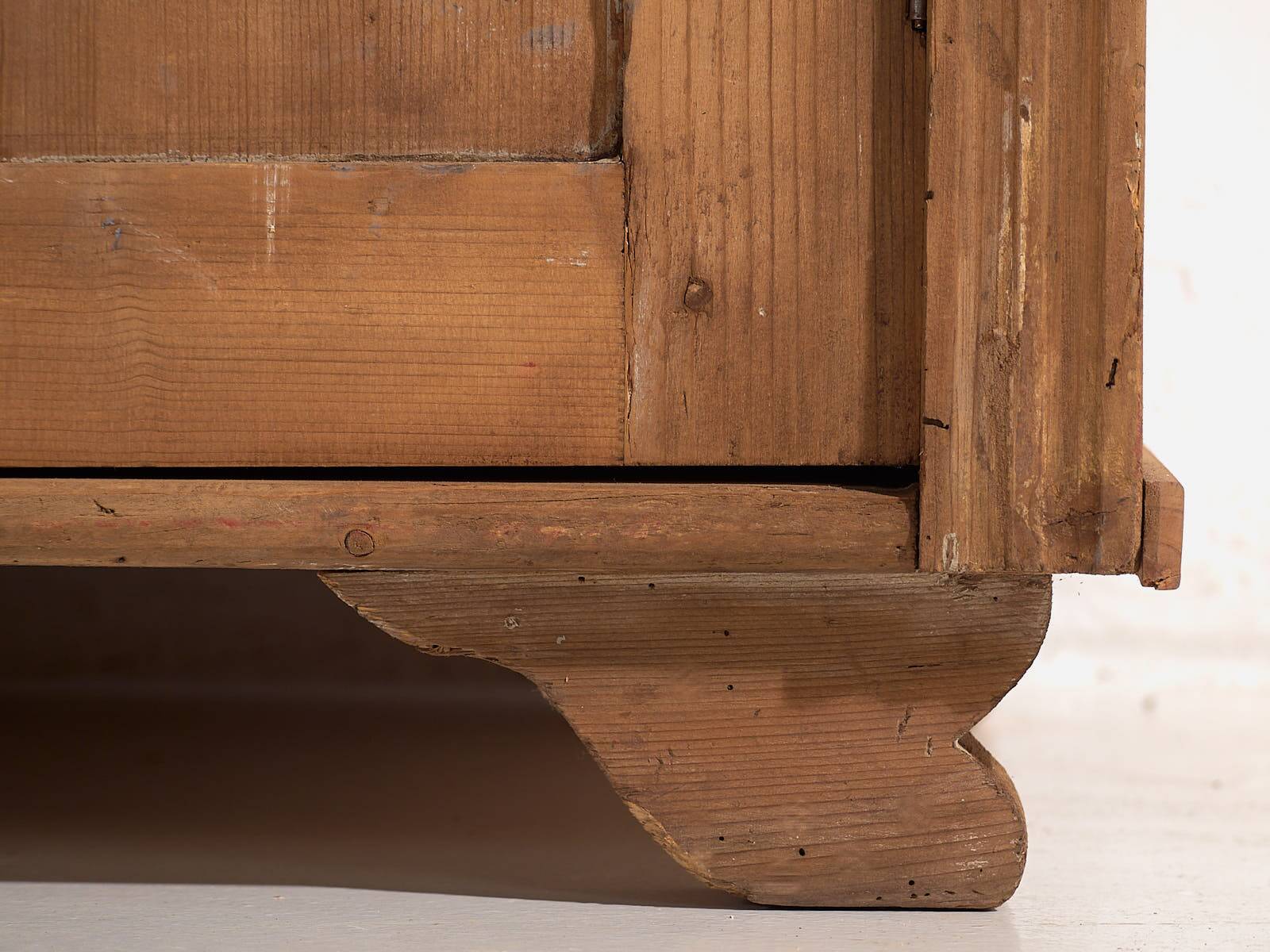 Antique bedroom chest of drawers (circa 1920) #105