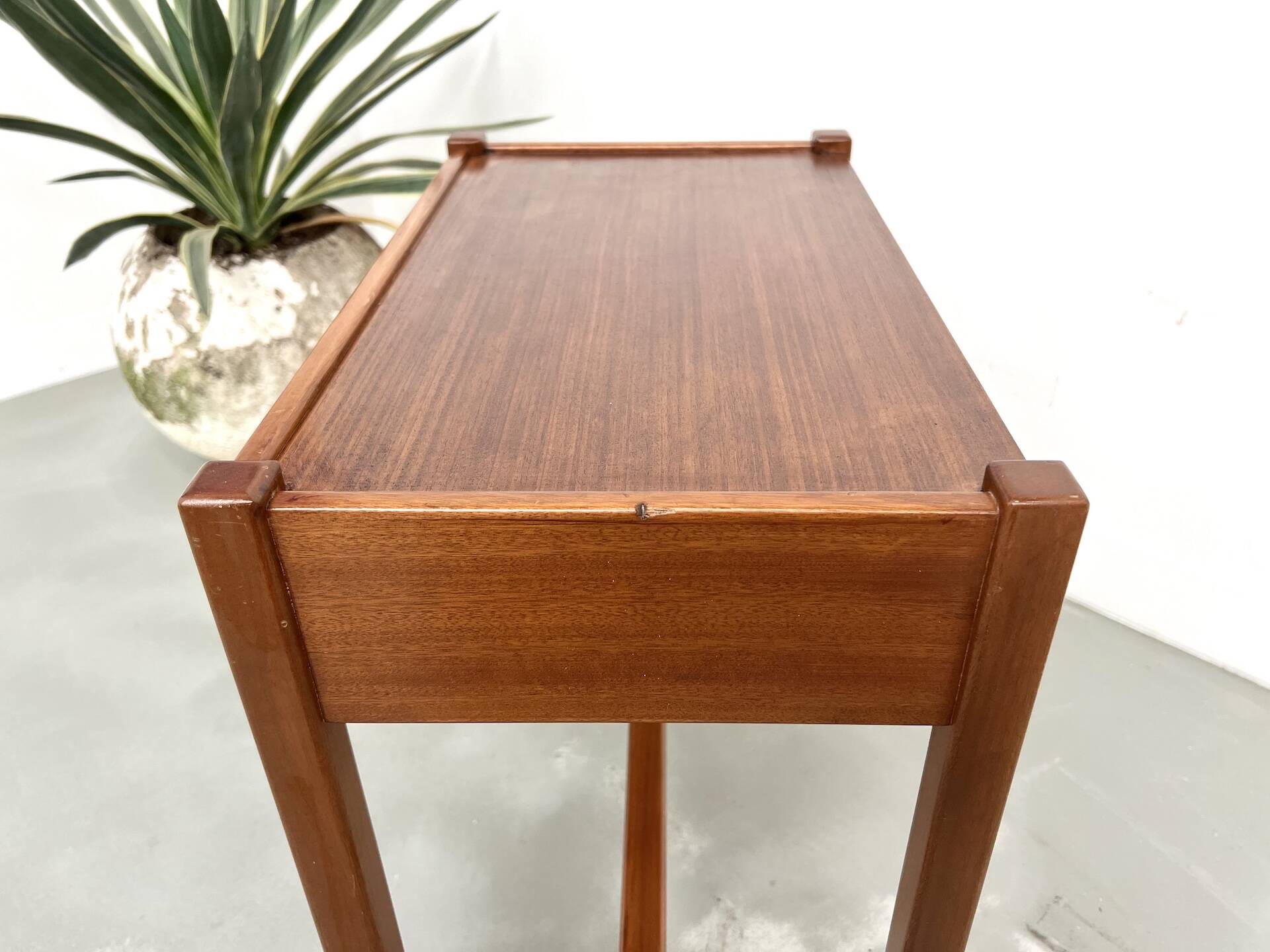 Chevet en teck sculpté, Arne Wahl Iversen