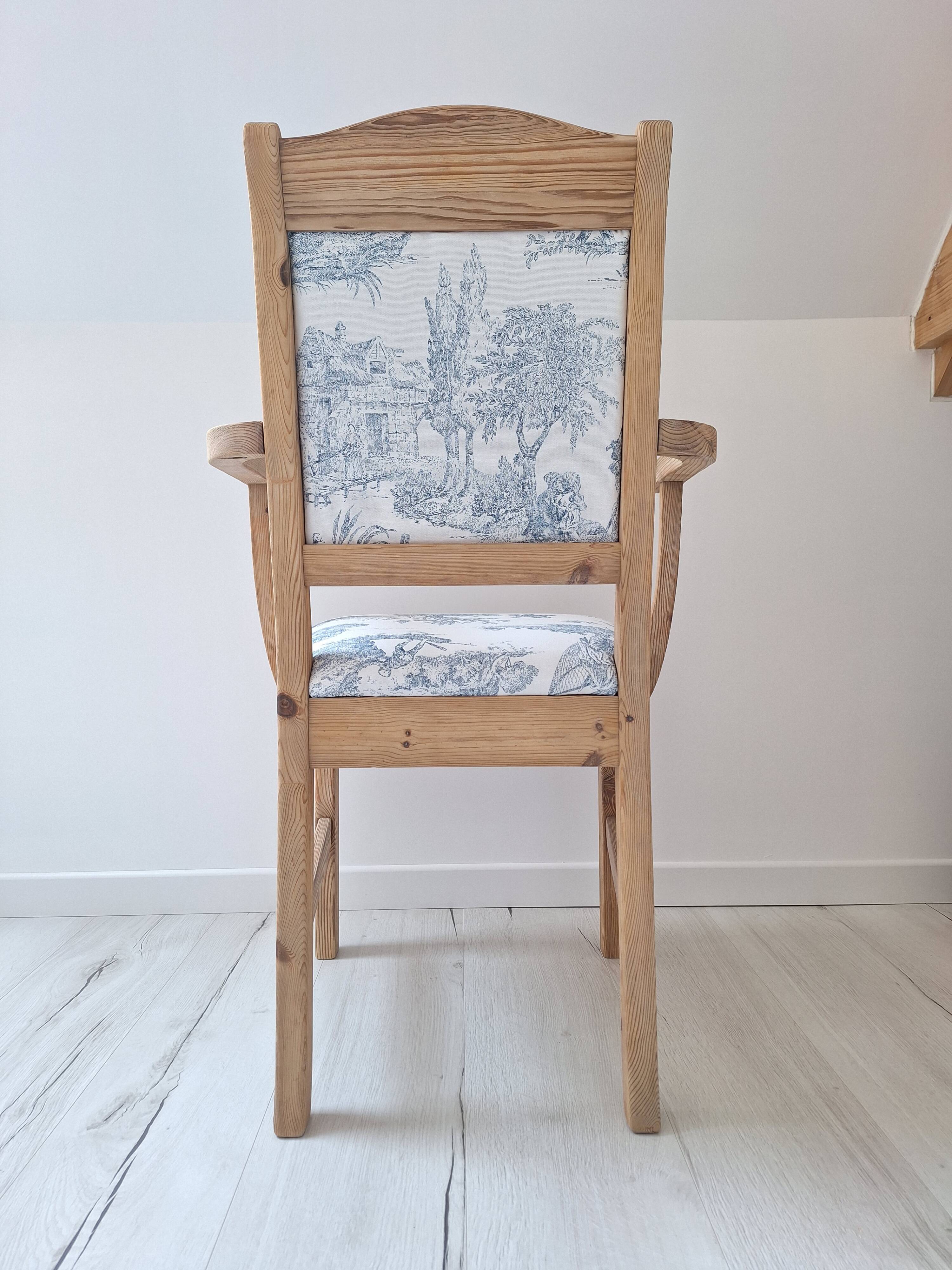 Chair / Armchair in solid wood and blue toile de Jouy
