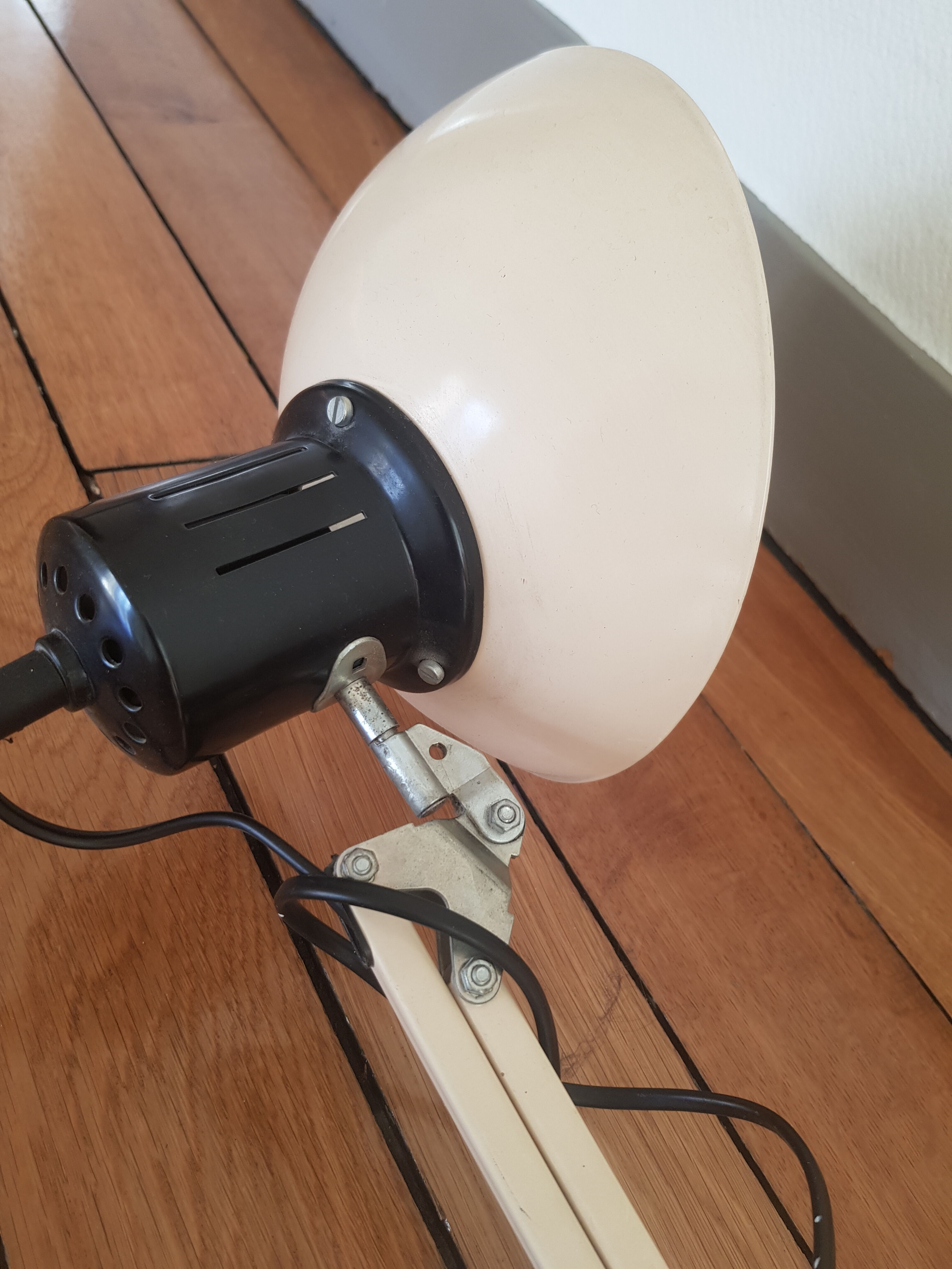 Luminor Architect Clamp Lamp