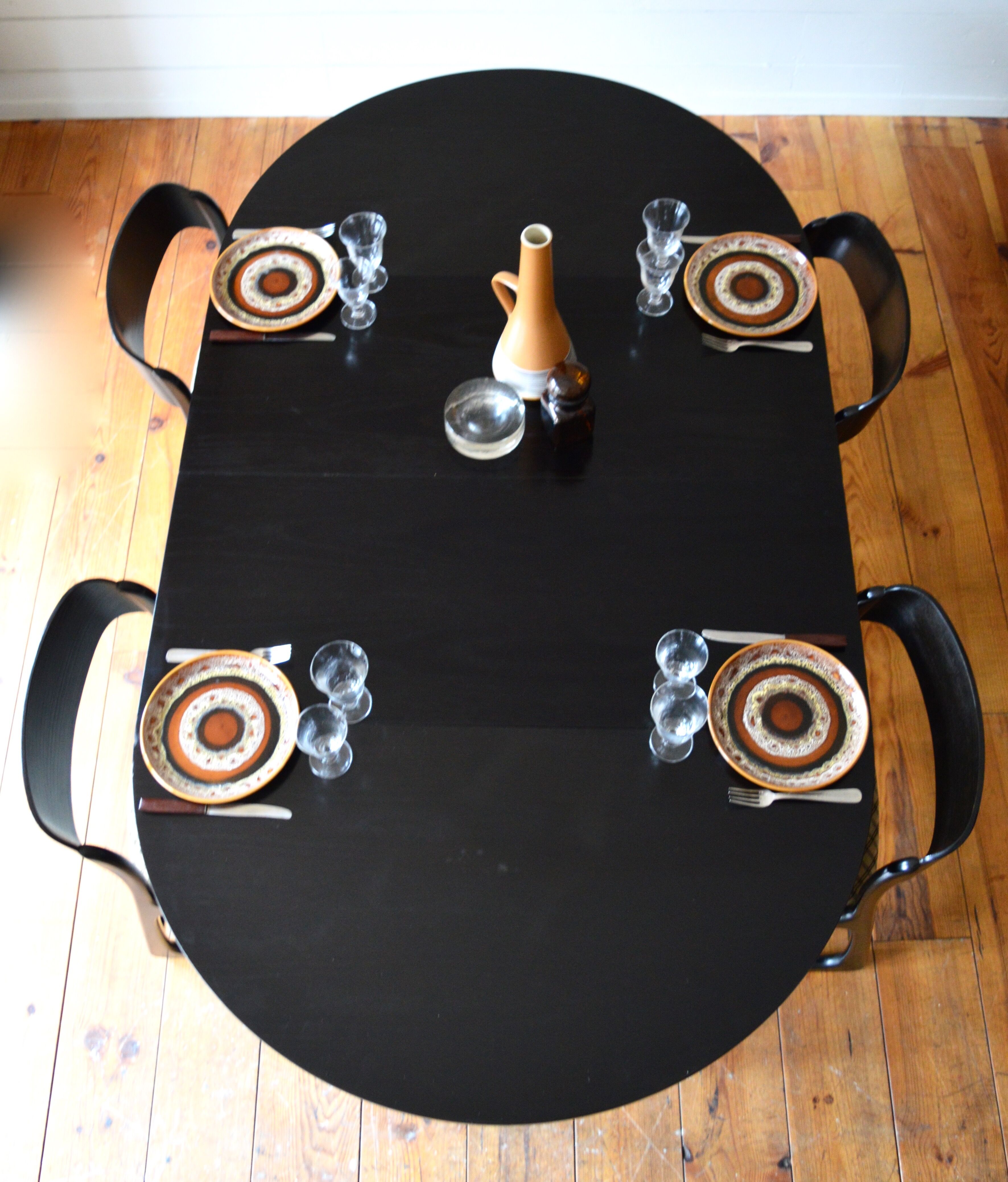 Ensemble table et chaises traîneau Baumann