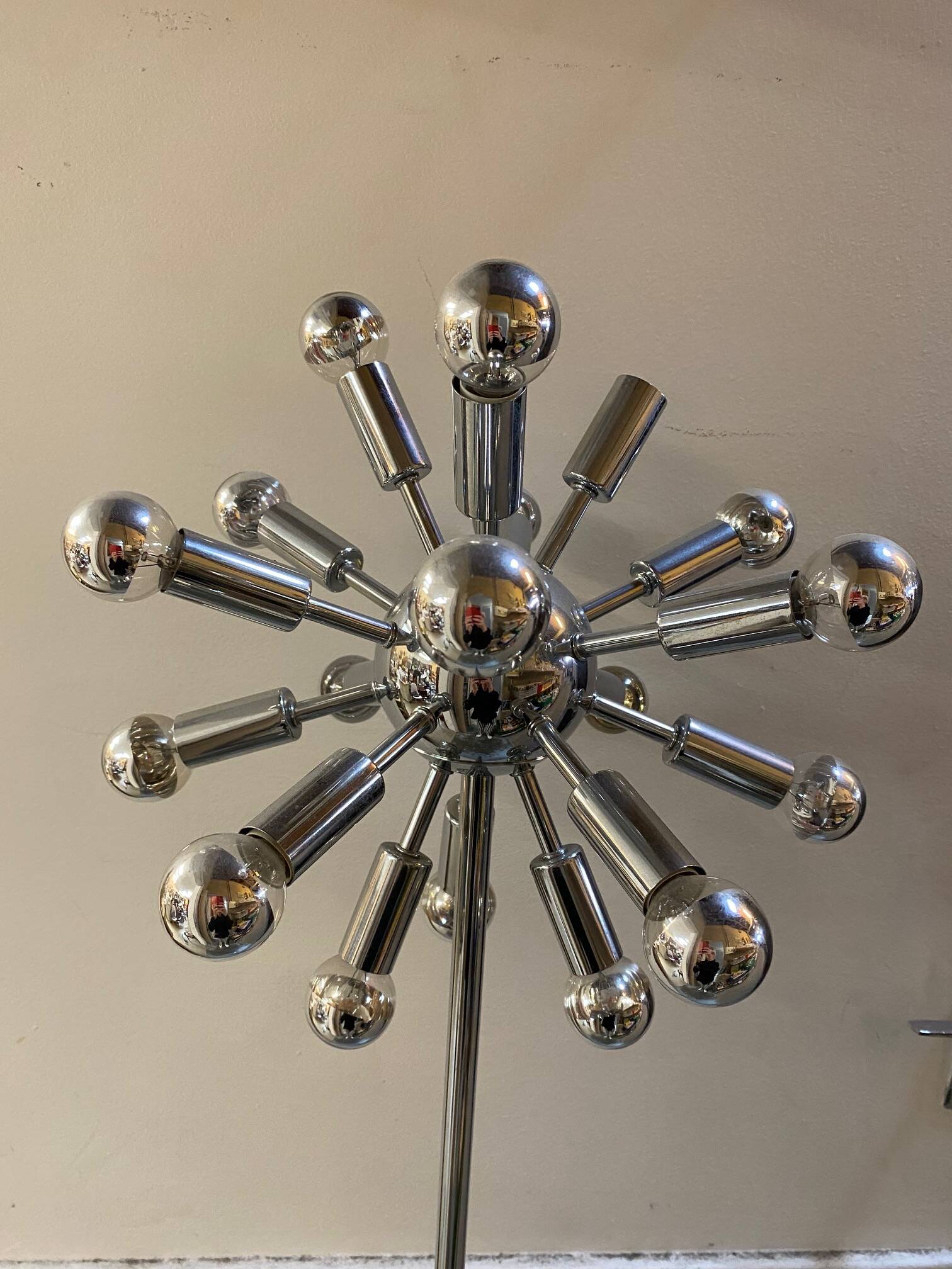 Lampadaire spoutnik 18 feux annees 70/80 metal chrome couleur argente