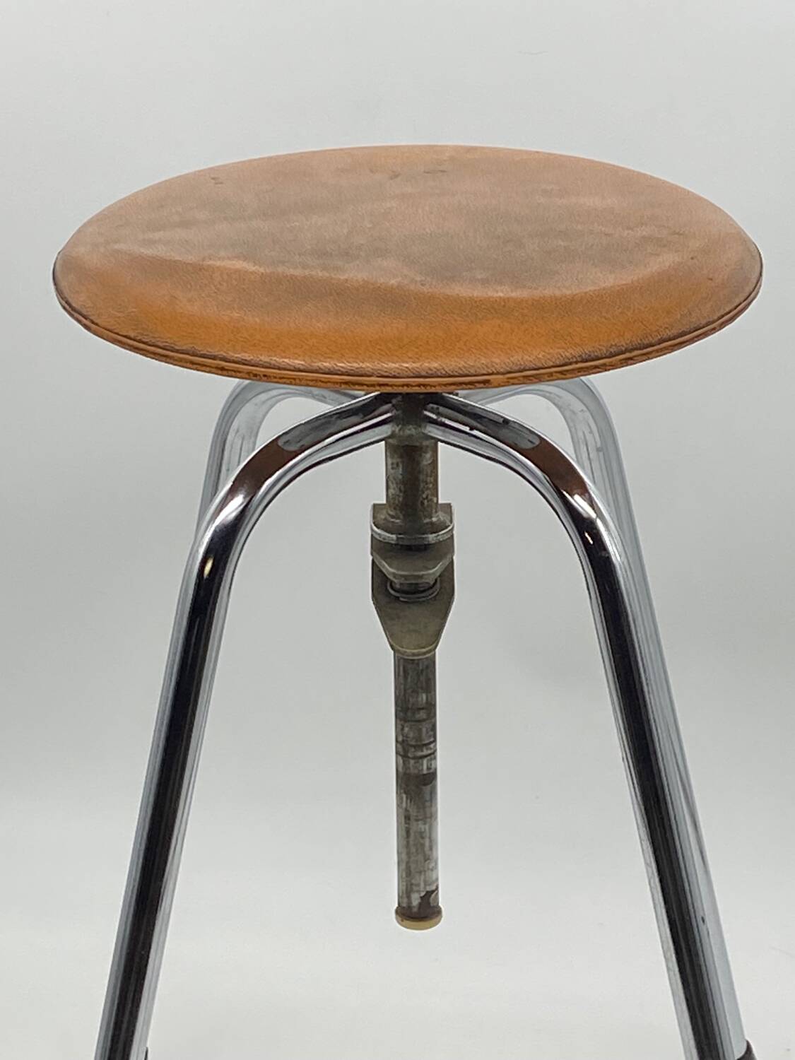 JIDE Limoges workshop / industrial stool leather / chrome metal
