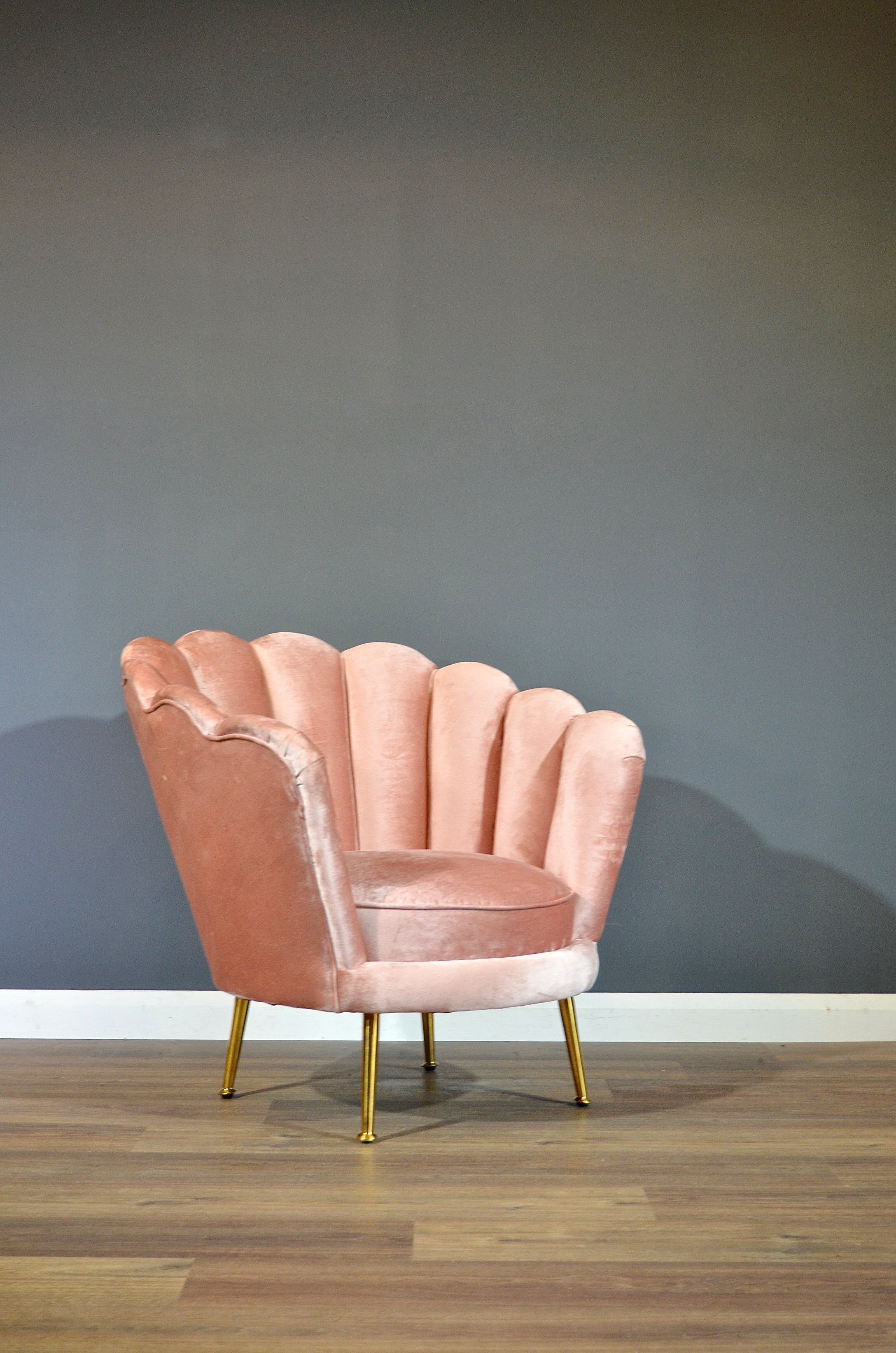 Art deco petal armchair in powder pink velvet and brass legs