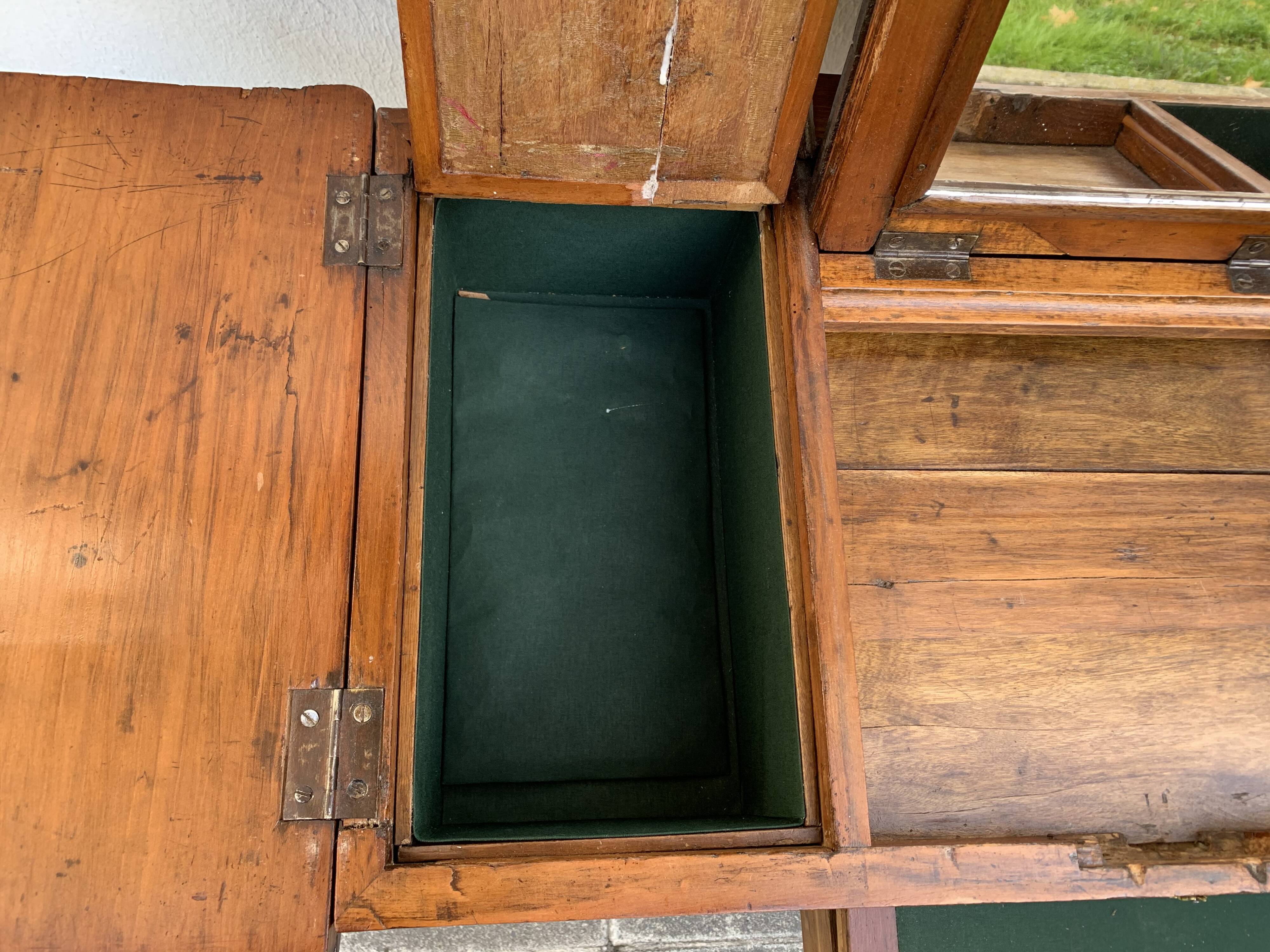 Hairdresser Louis XVI in marquetry and bronze
