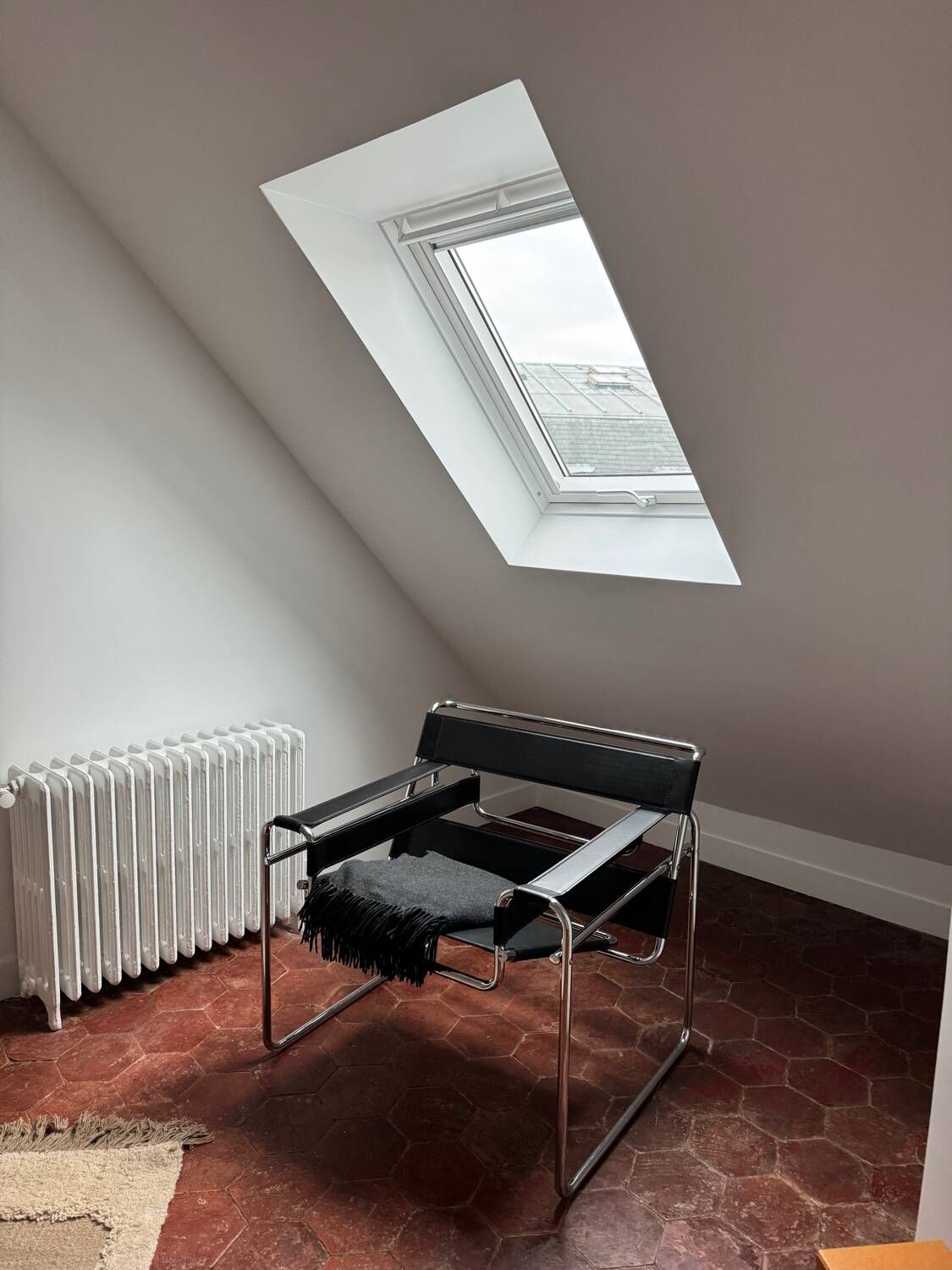 Wassily designer armchair - Marcel Breuer style - black cowhide leather