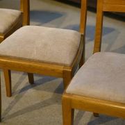 Ensemble de 6 chaises en chêne par Gaston Poisson 1940’s