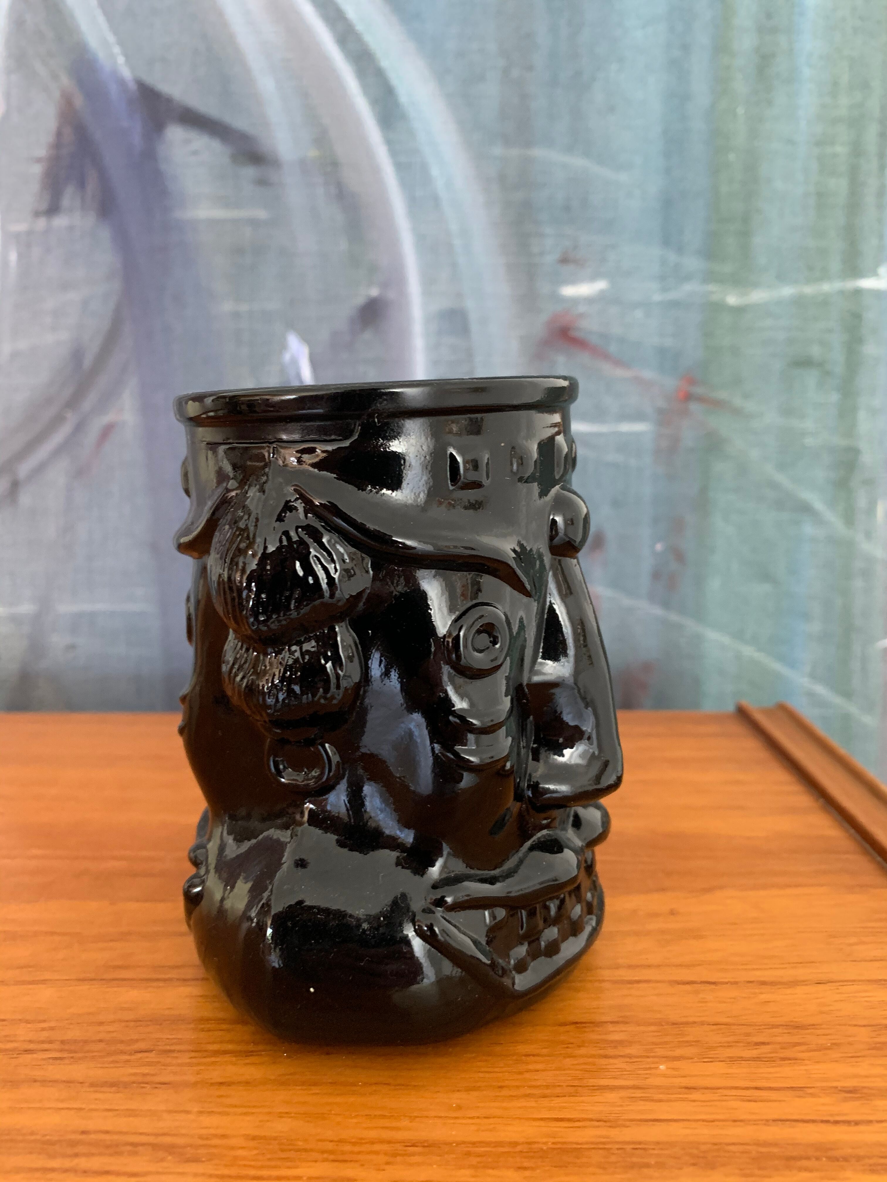 Vase opaline anthropomorphe vintage