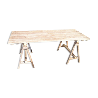 Table top in fir and its 2 trestles