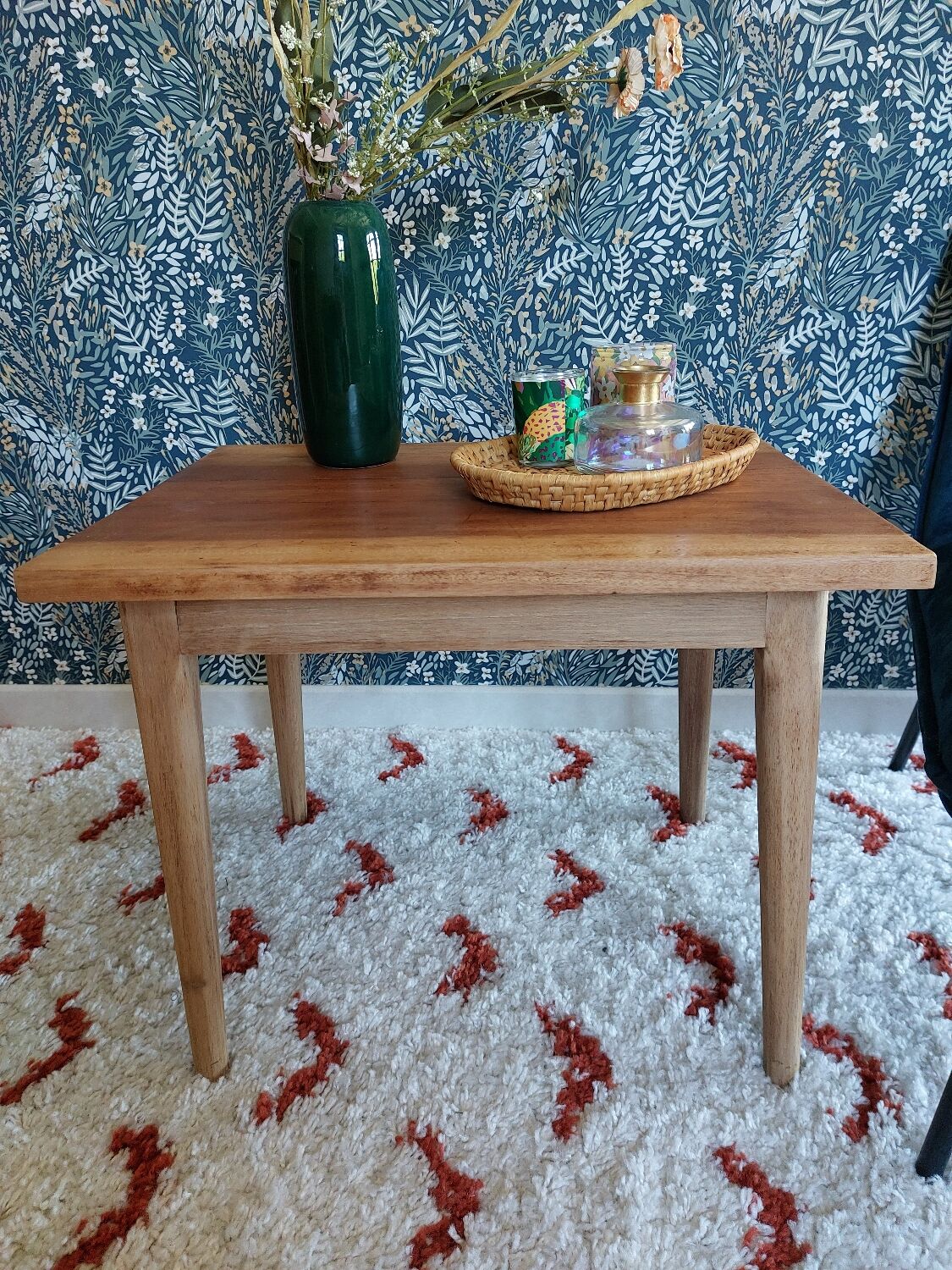 Scandinavian solid wood foot side table