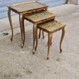 Venetian nesting table