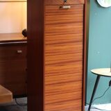 Meuble classeur à rideau en placage de teck des années 1970