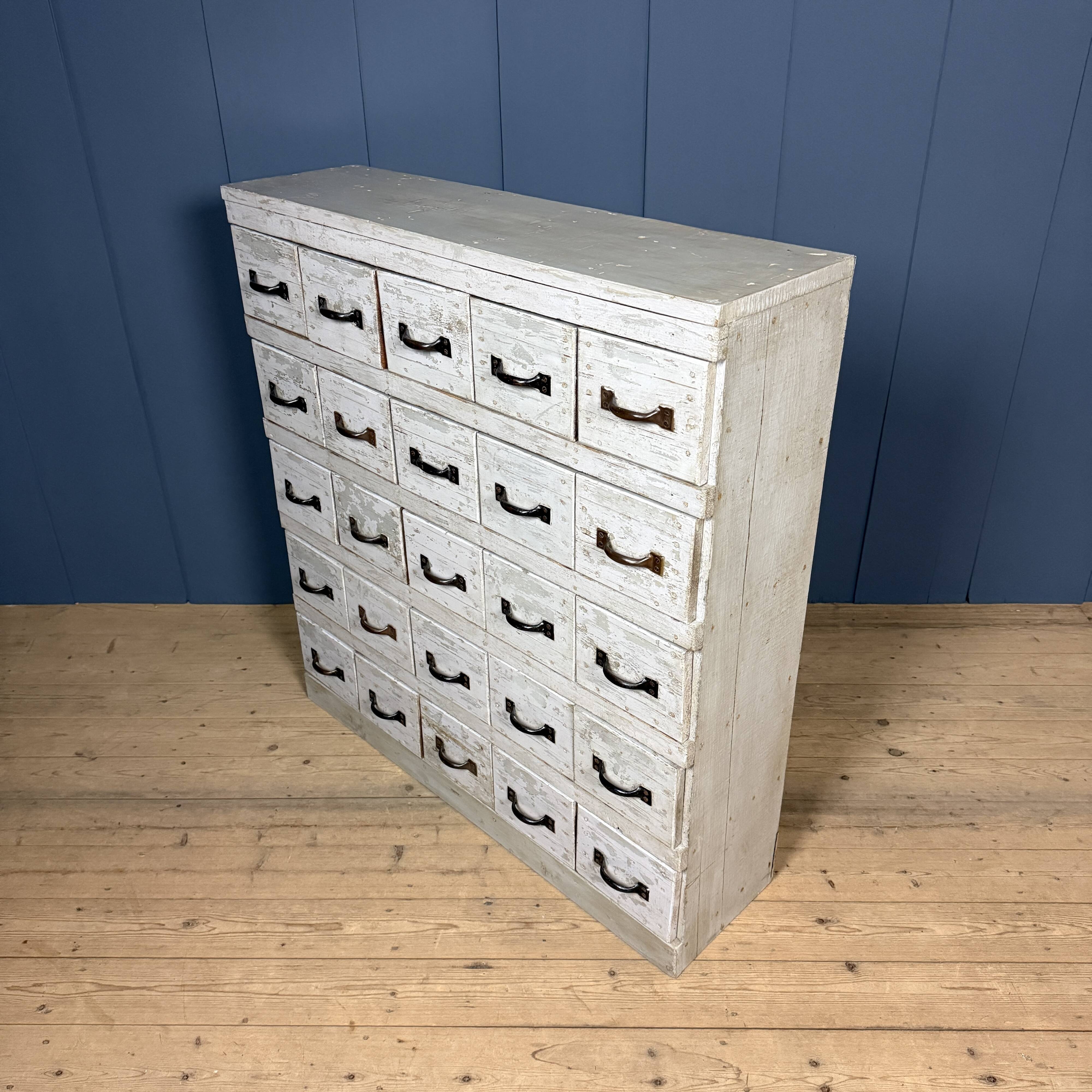Old light grey workshop drawer cabinet with 25 drawers