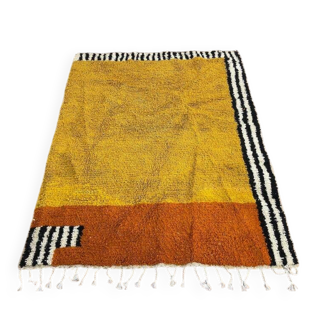 Traditional coloured Beni Ourain Berber rug, size 140 x 260 cm.