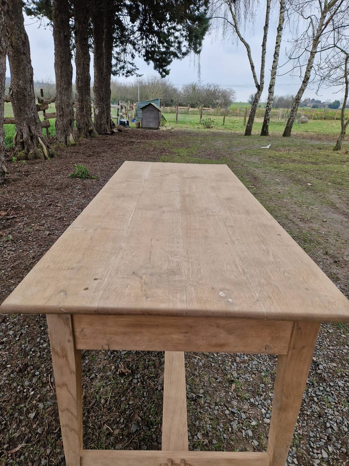 Farm table