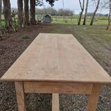 Farm table
