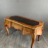 Bureau en marqueterie et bronze doré style Louis XV, XIXème siècle
