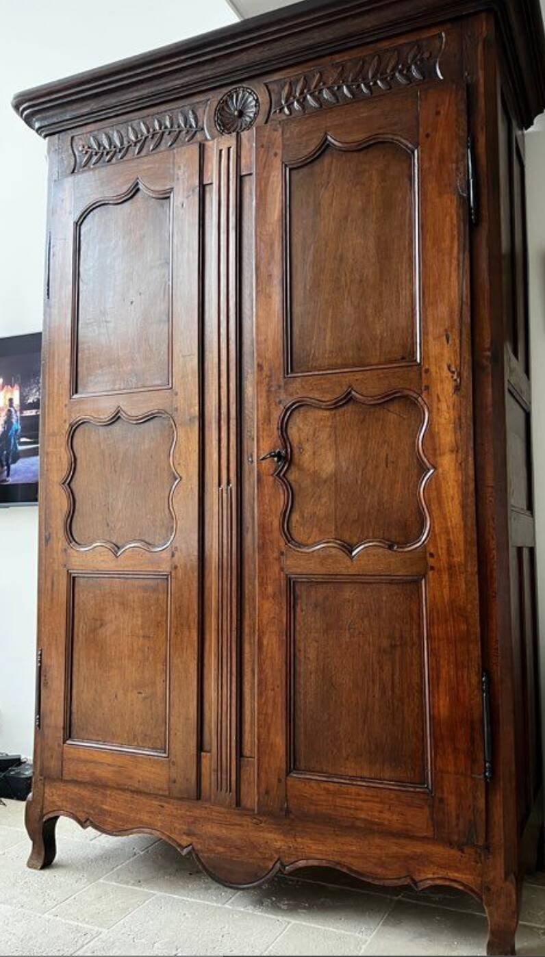 Armoire louis xv en noyer