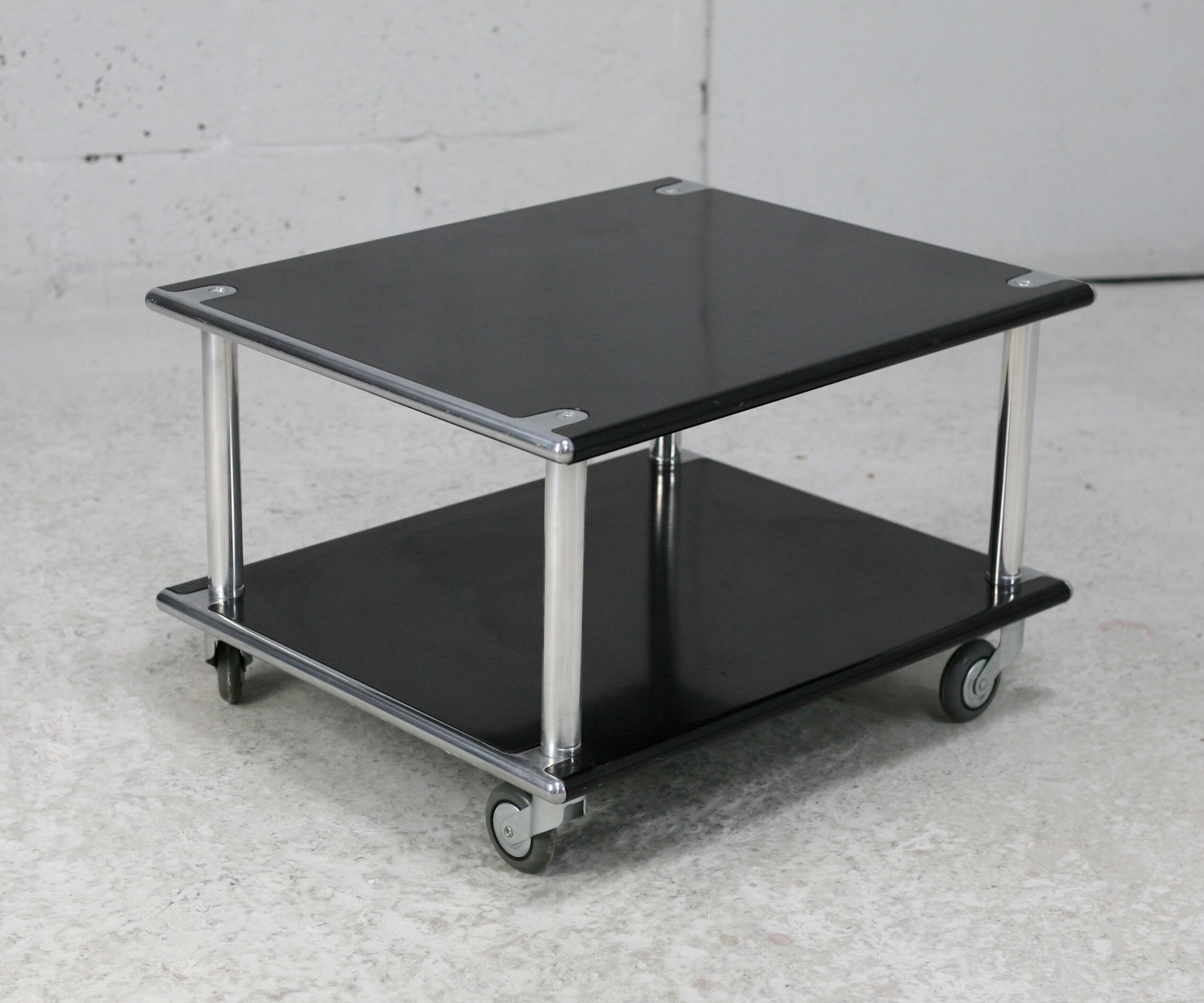 Coffee table "space age" in black lacquered steel