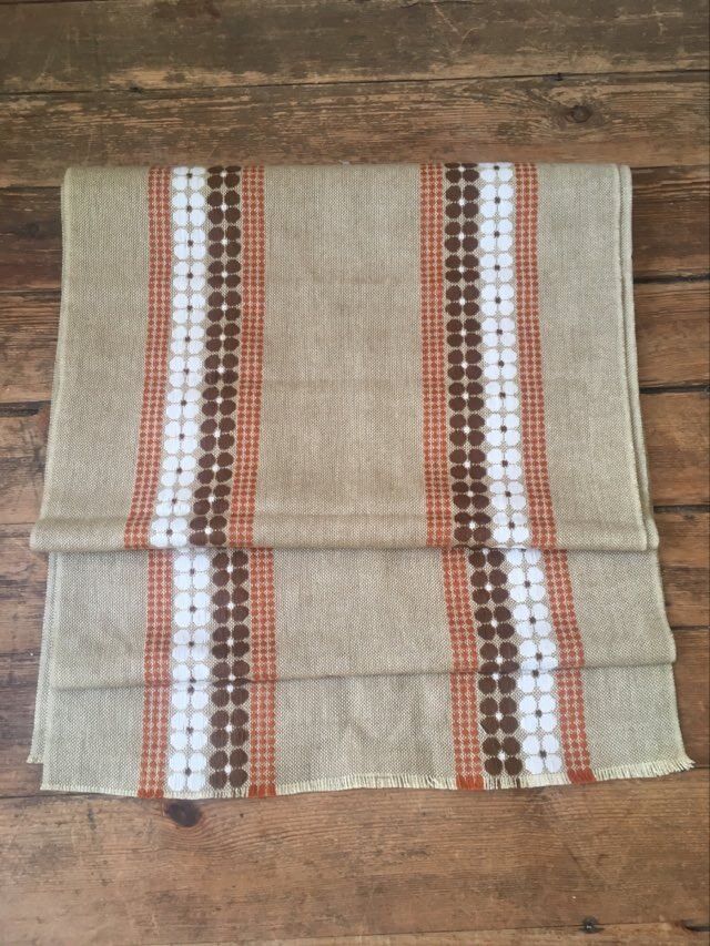 Table path, vintage hanging