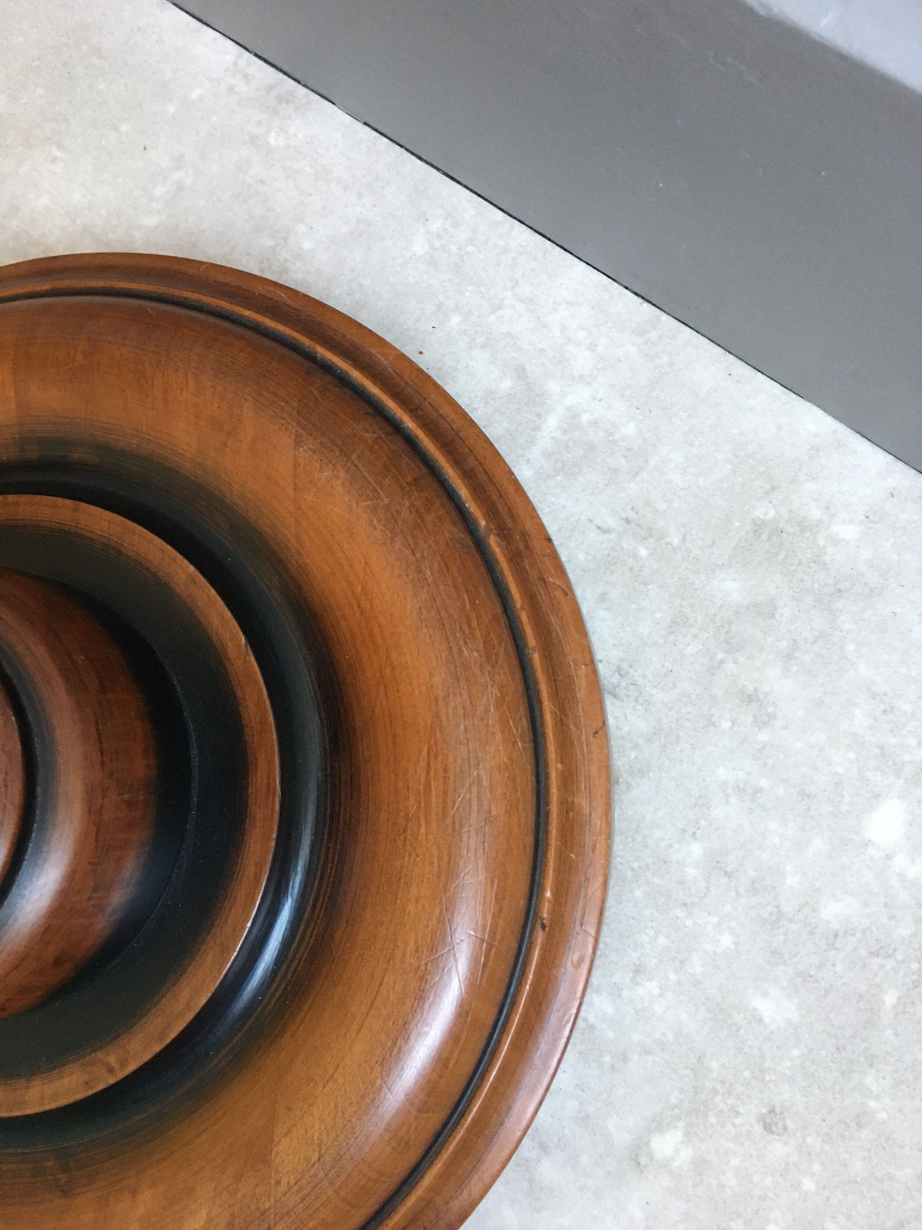 Style press screw side table