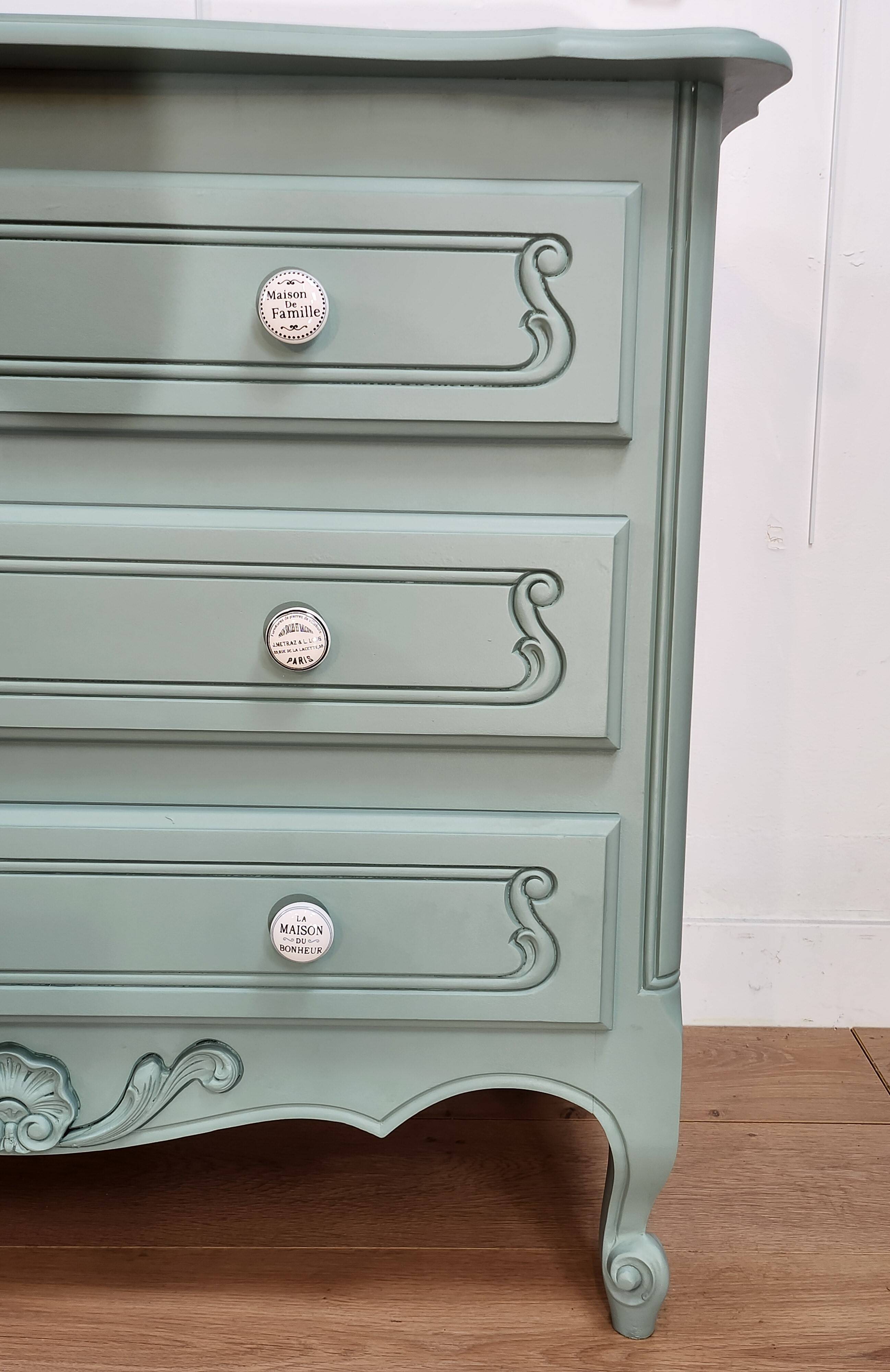 Chest of drawers with 3 drawers