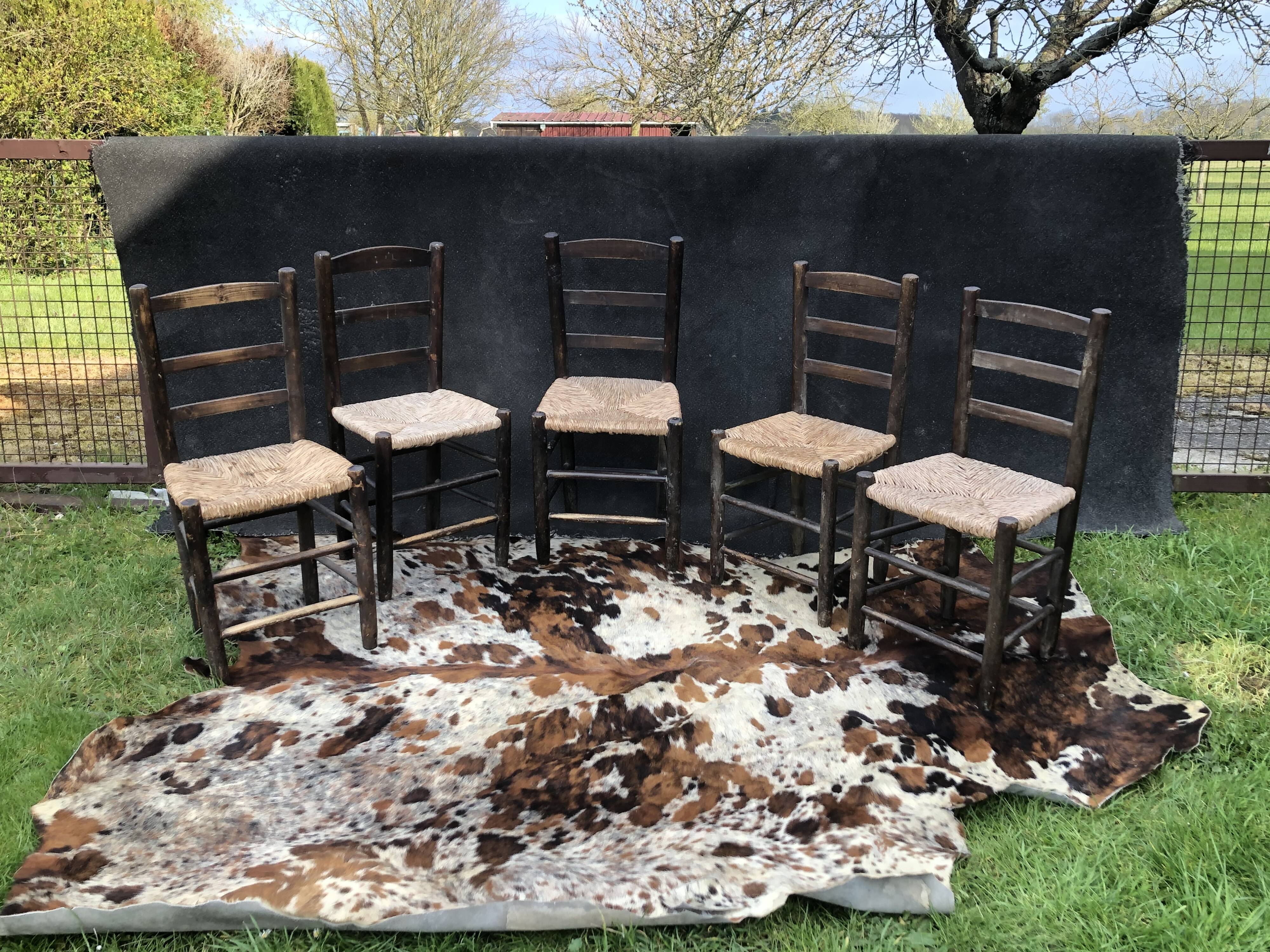 5 chairs straws 1960