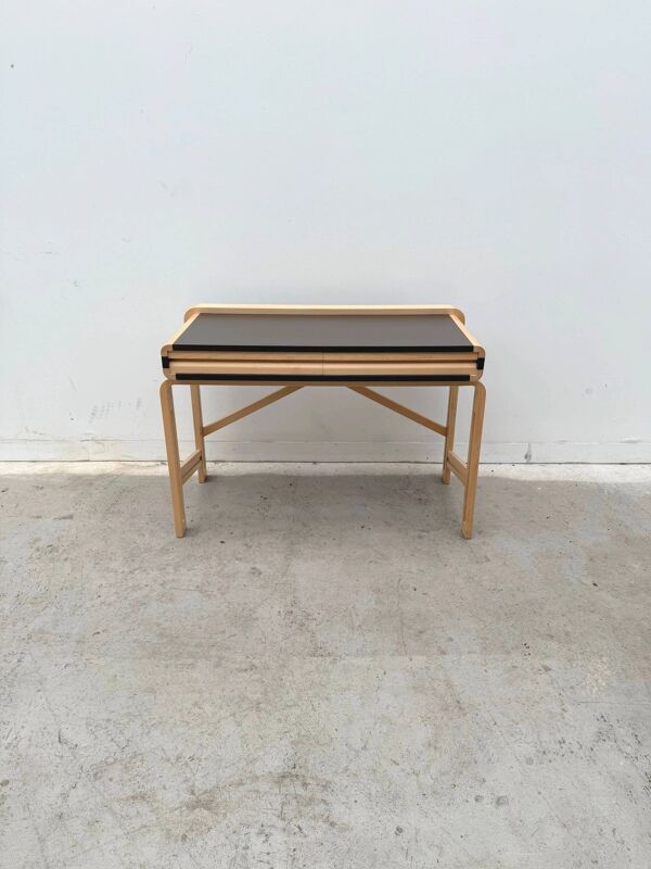 Bureau en bois massif et formica