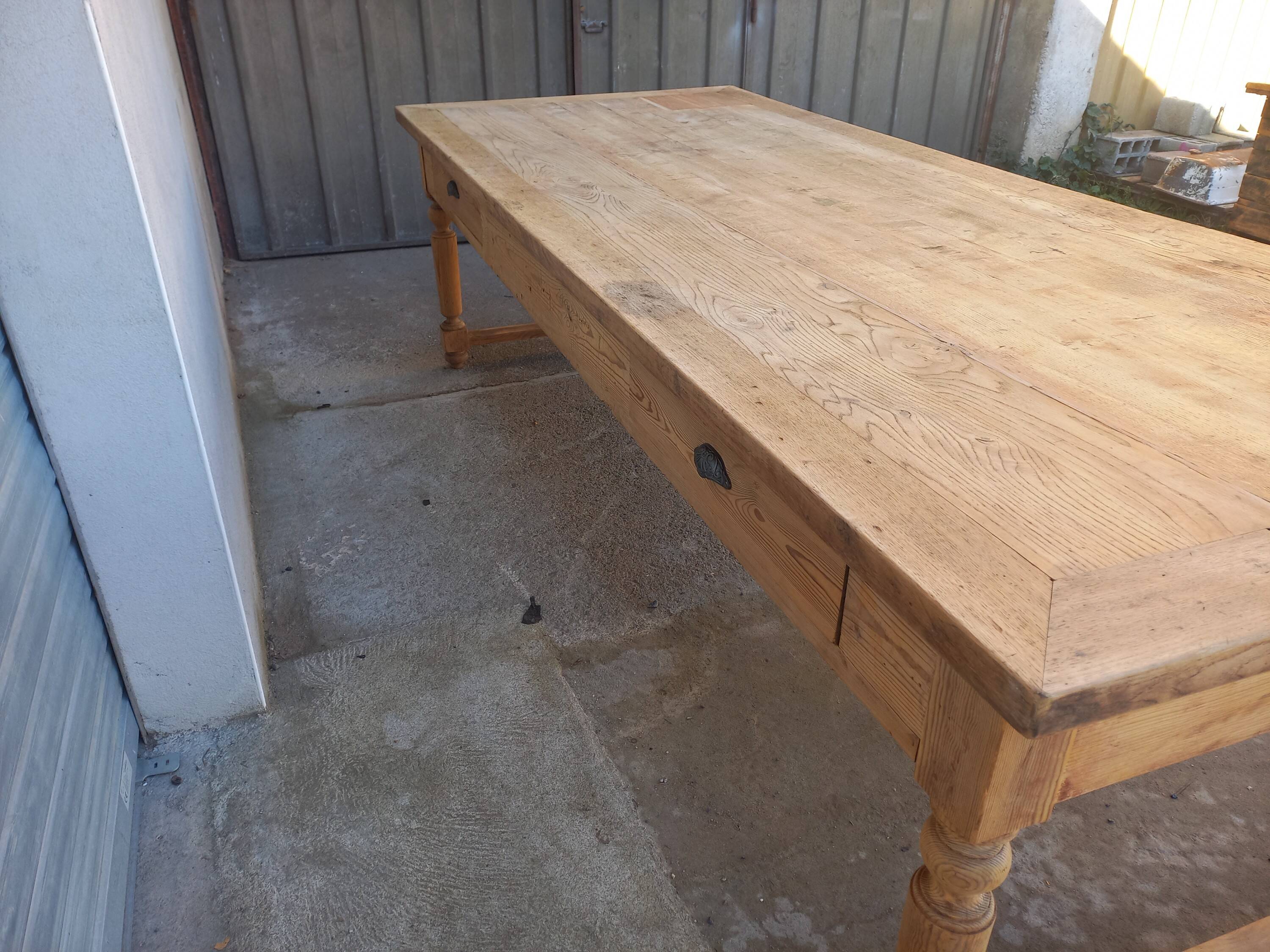 Grande table de communauté en chêne et sapin