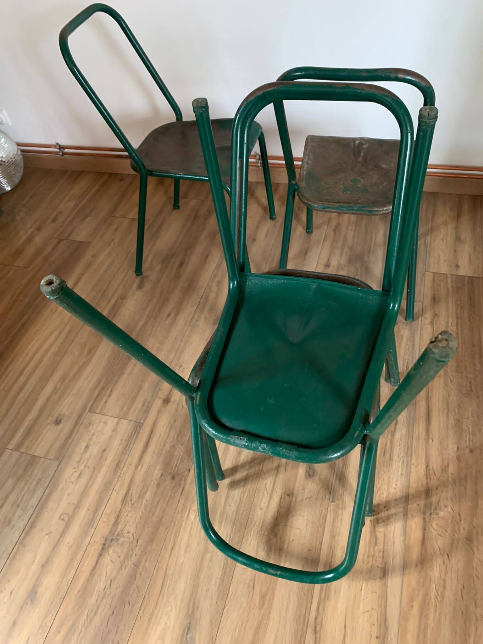 Set of 5 green chairs