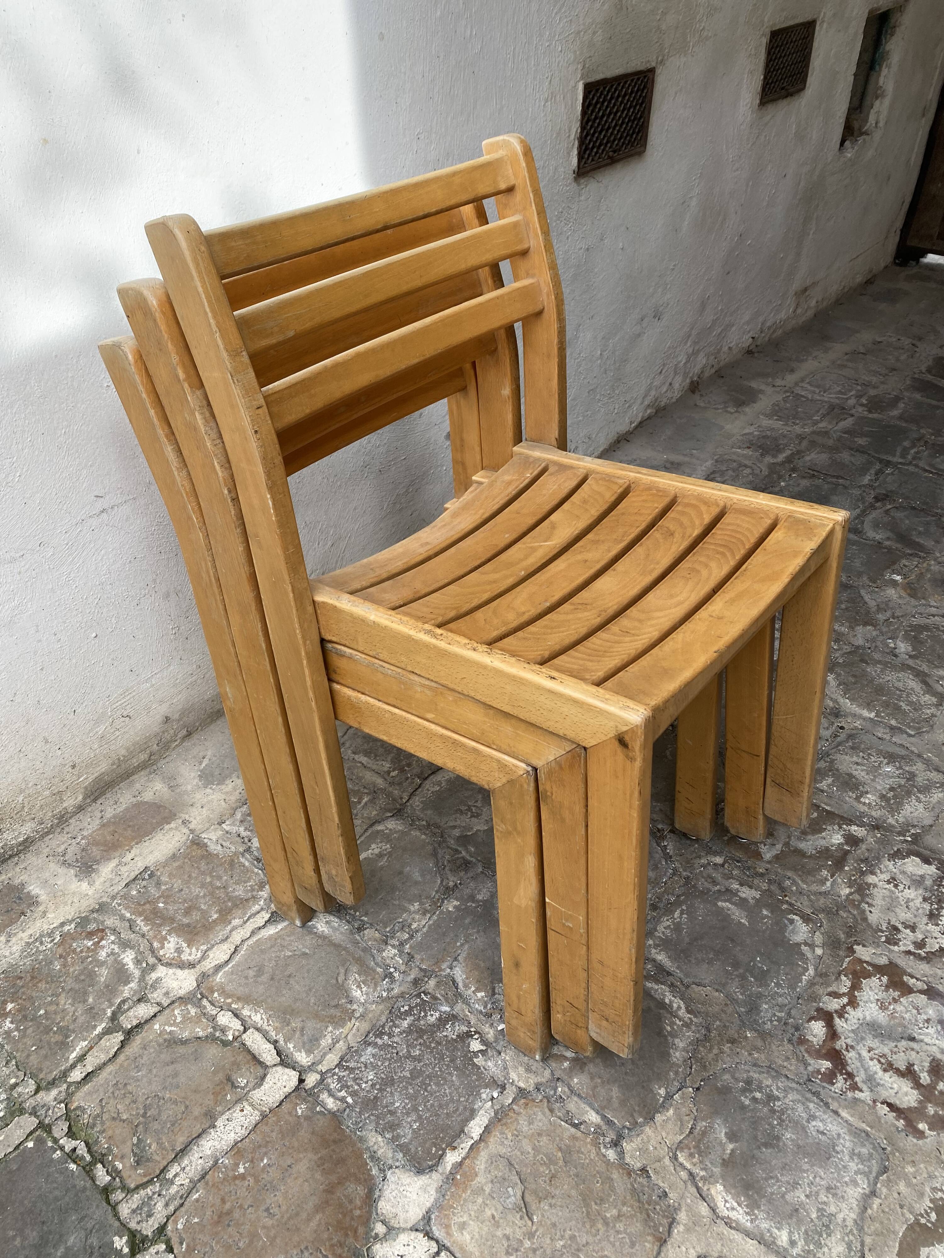 Series of 6 XXth chairs in varnished oak
