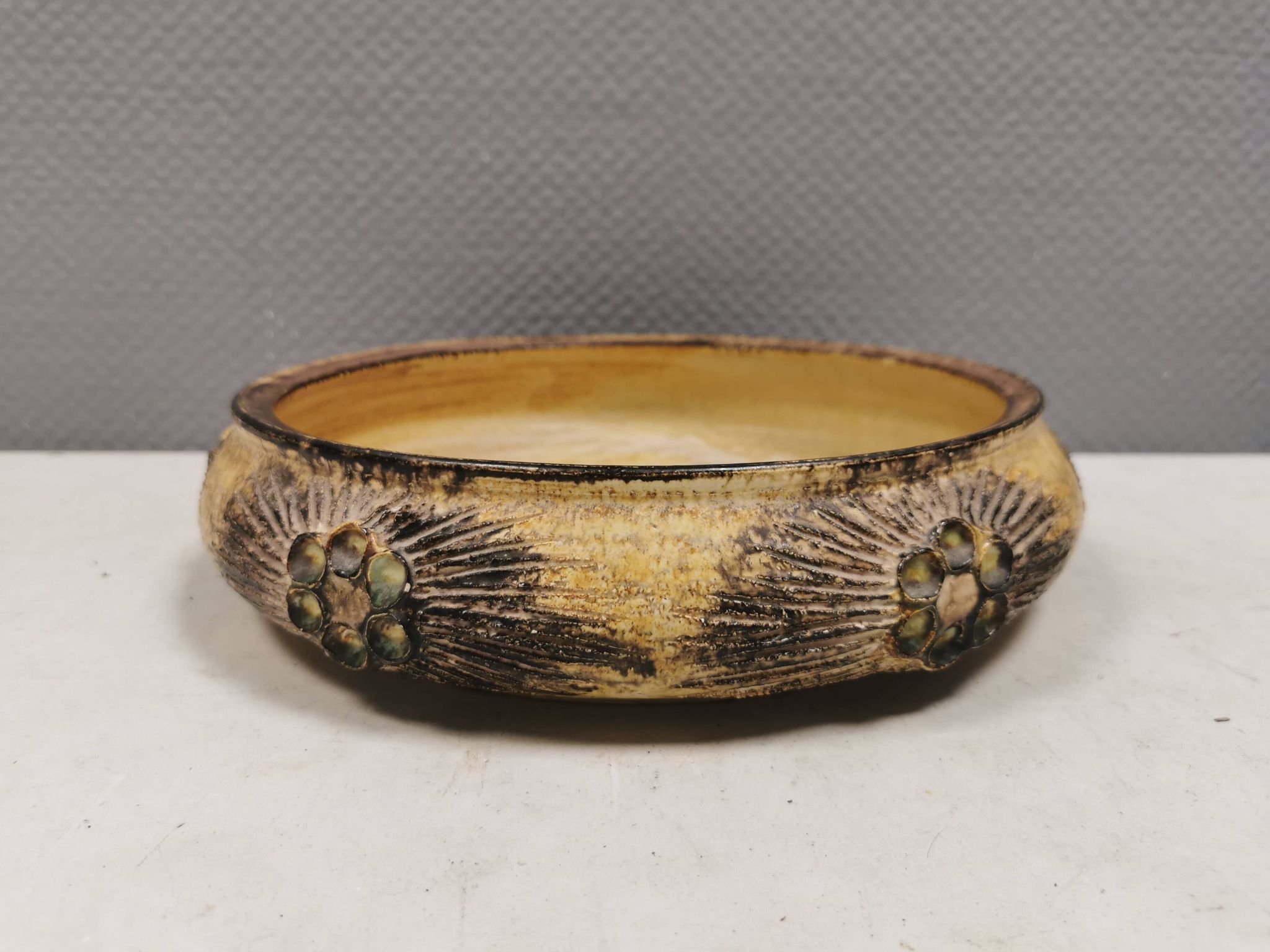 Large ceramic dish by Jette Hellerøe, Denmark, 1970s.
