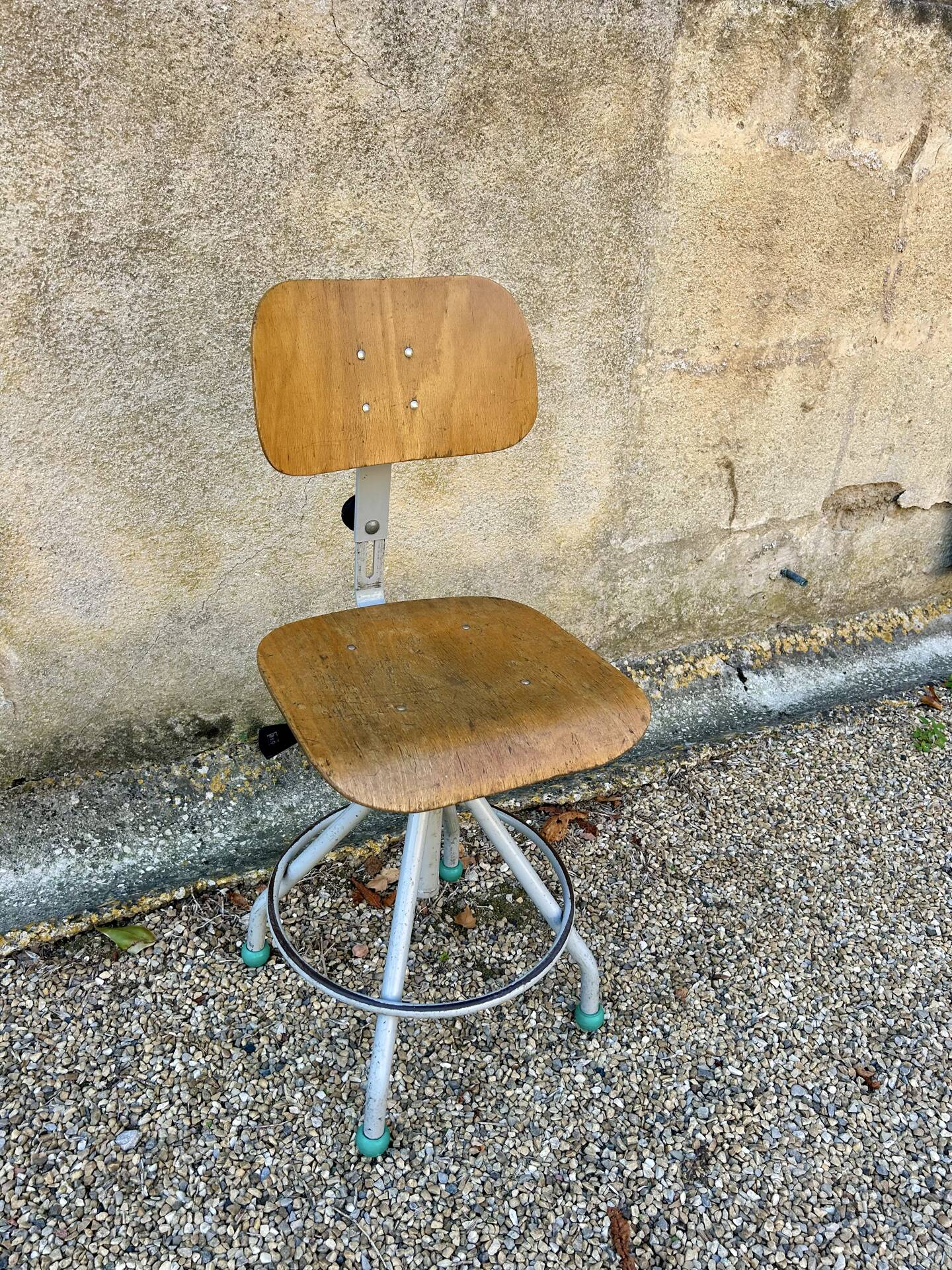 Chaise d’atelier vintage