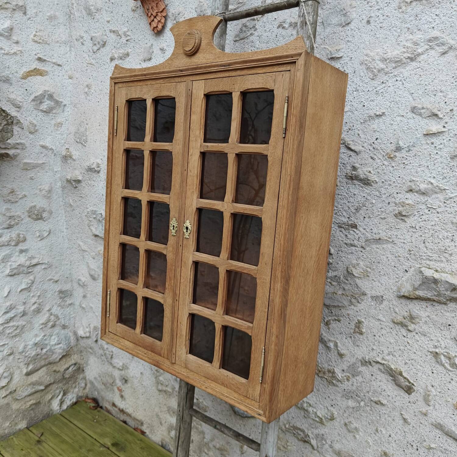 Small Parisian glass cabinet